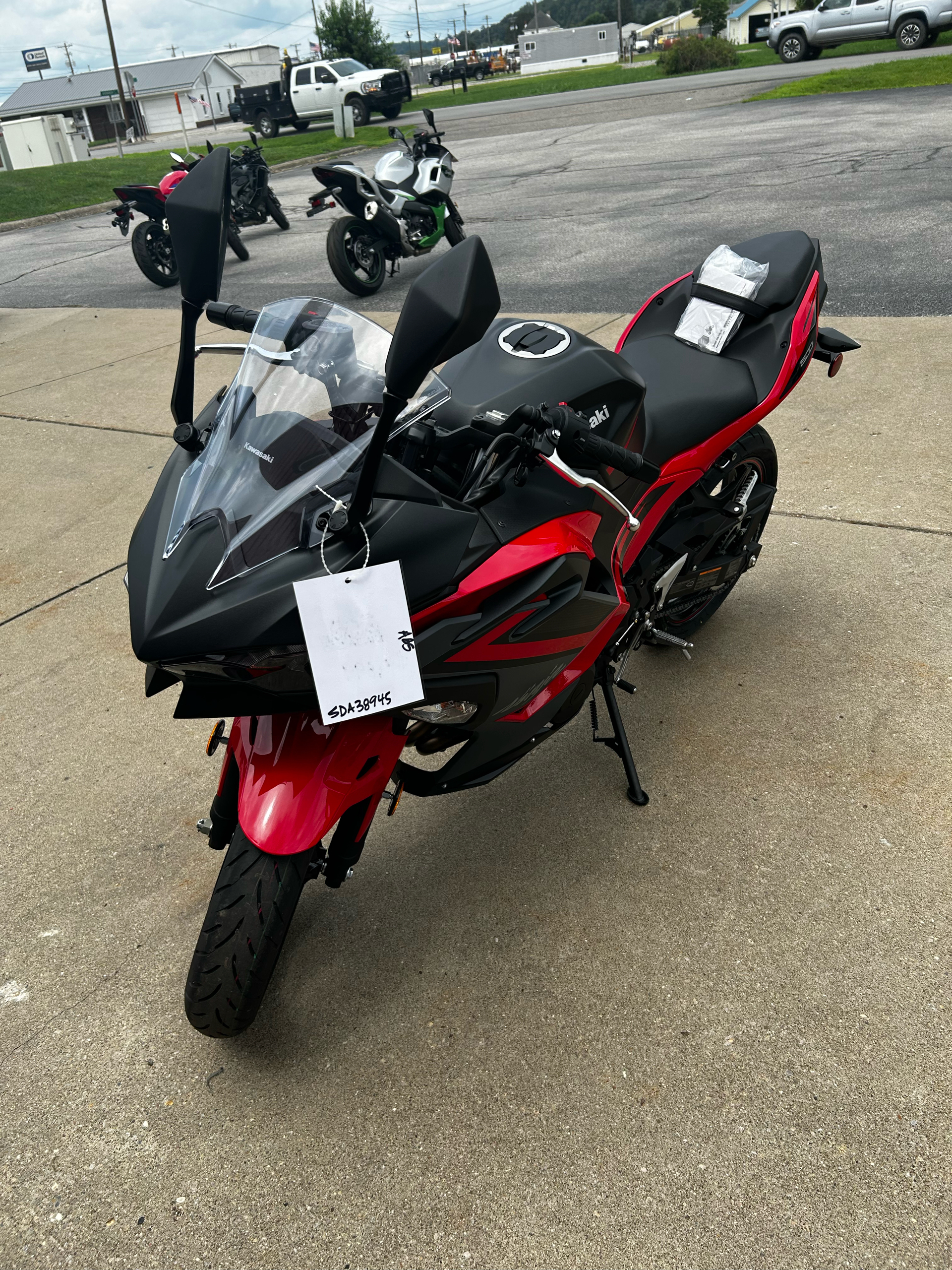 2025 Kawasaki Ninja 500 ABS in Marietta, Ohio - Photo 2