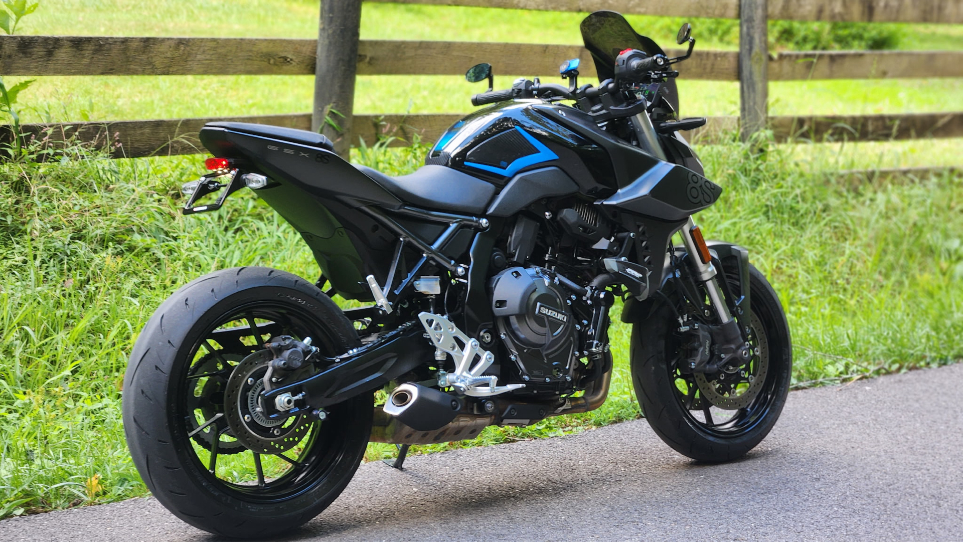 2023 Suzuki GSX-8S in Marietta, Ohio - Photo 3