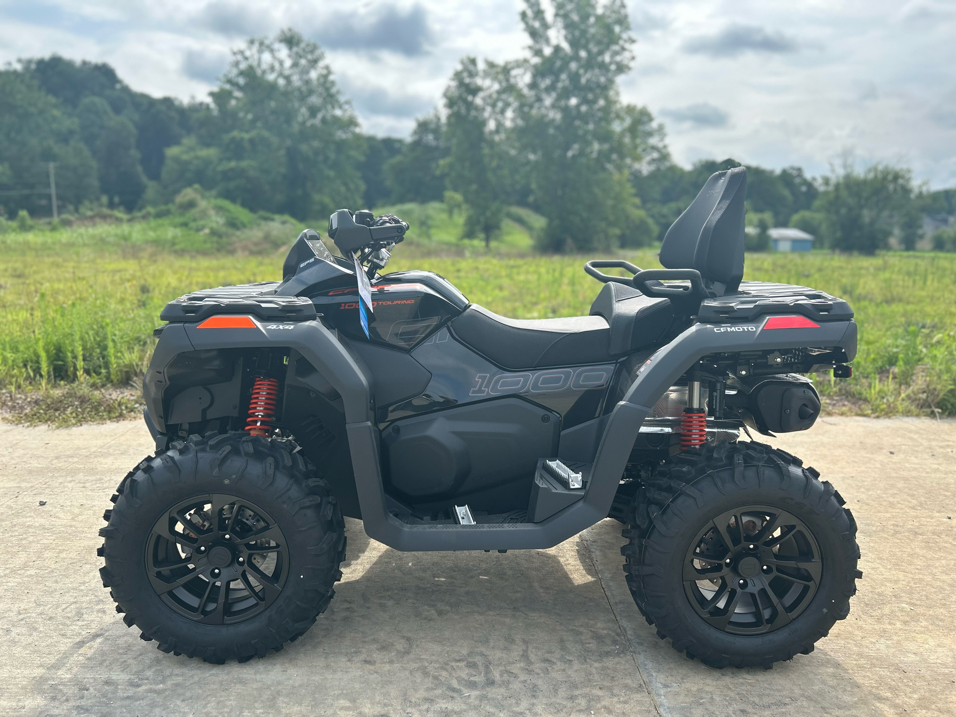 2025 CFMOTO CForce 1000 Touring in Marietta, Ohio - Photo 1