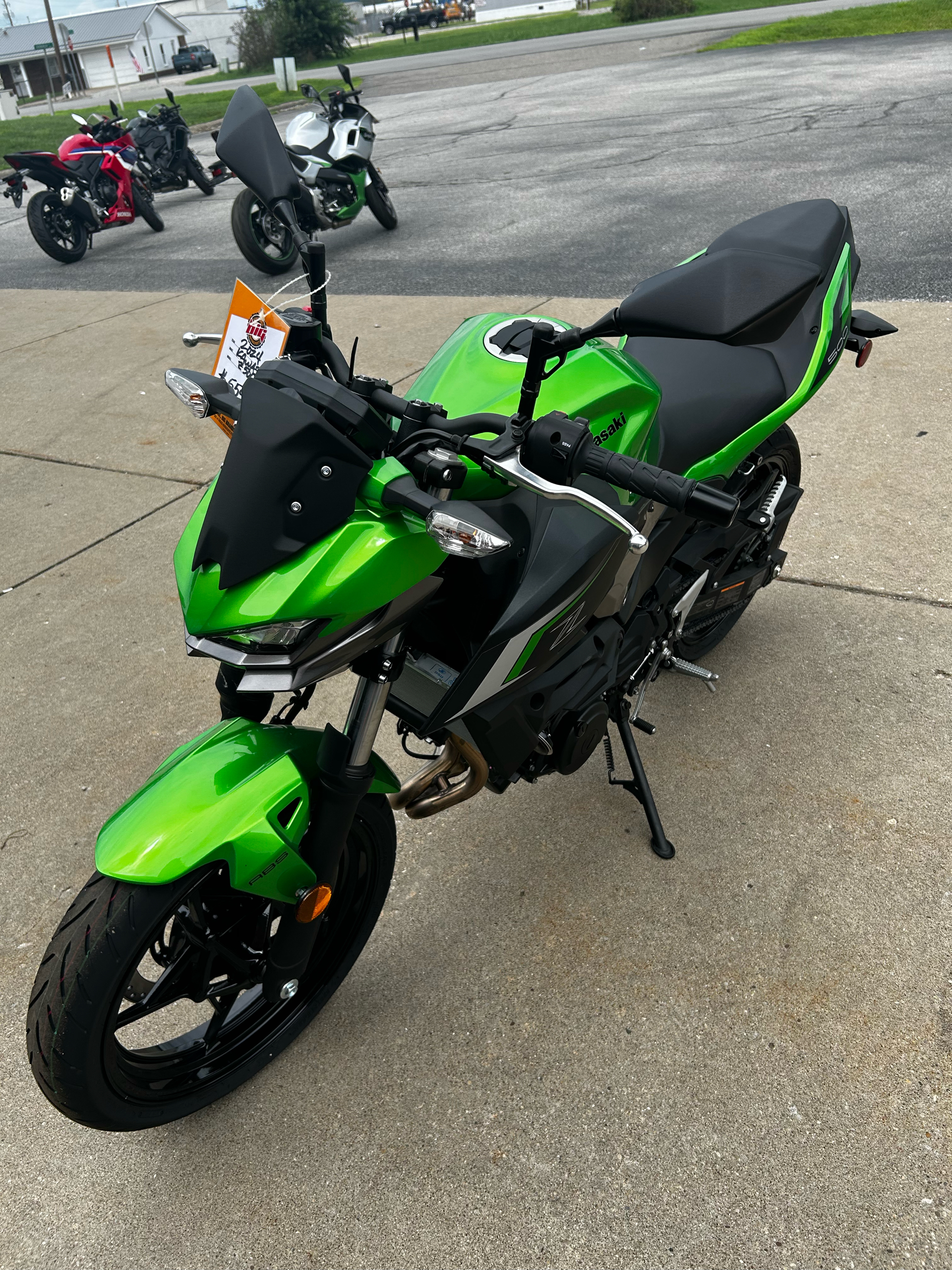 2024 Kawasaki Z500 ABS in Marietta, Ohio - Photo 2