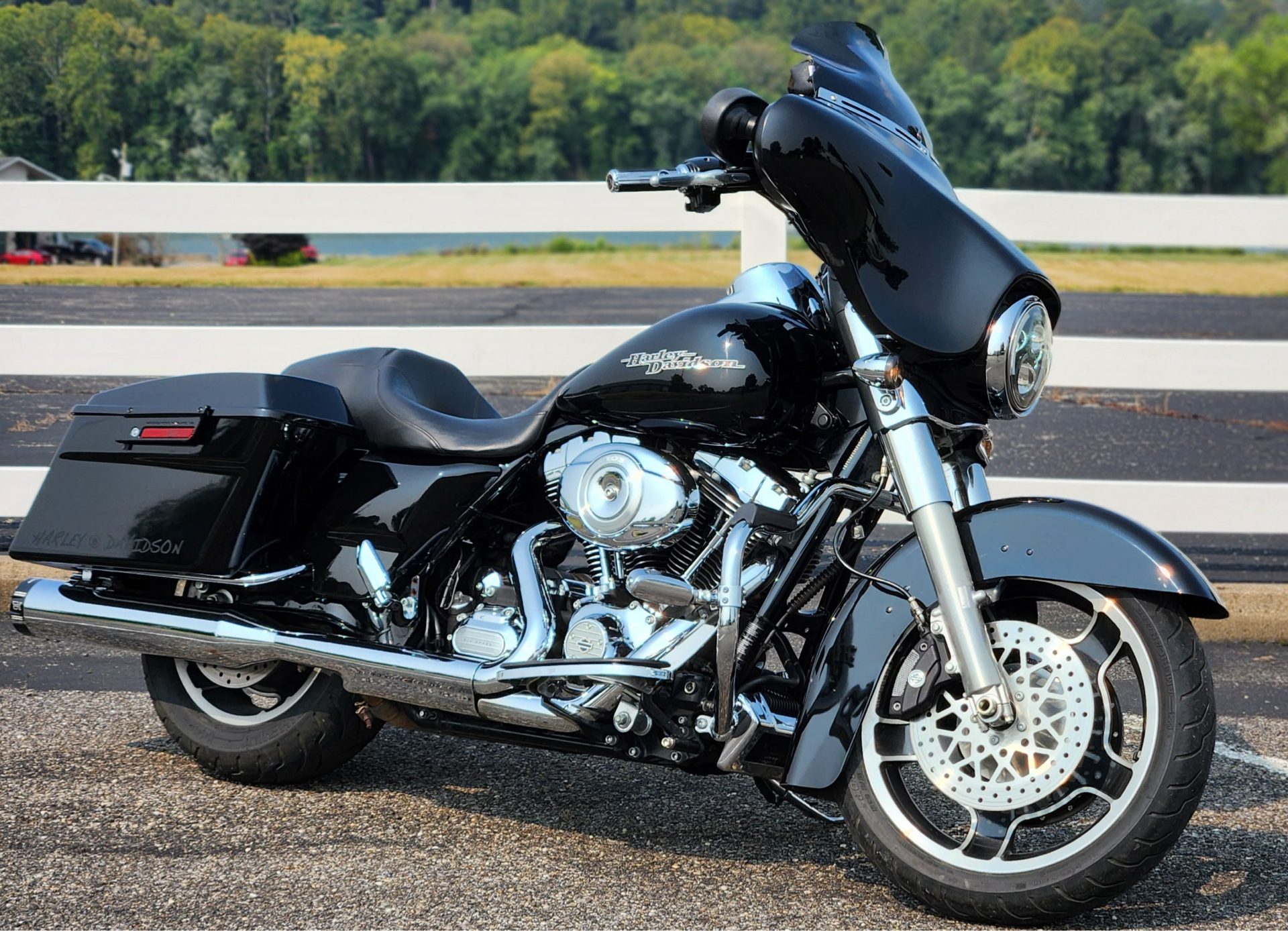 2012 Harley-Davidson Street Glide® in Marietta, Ohio - Photo 2