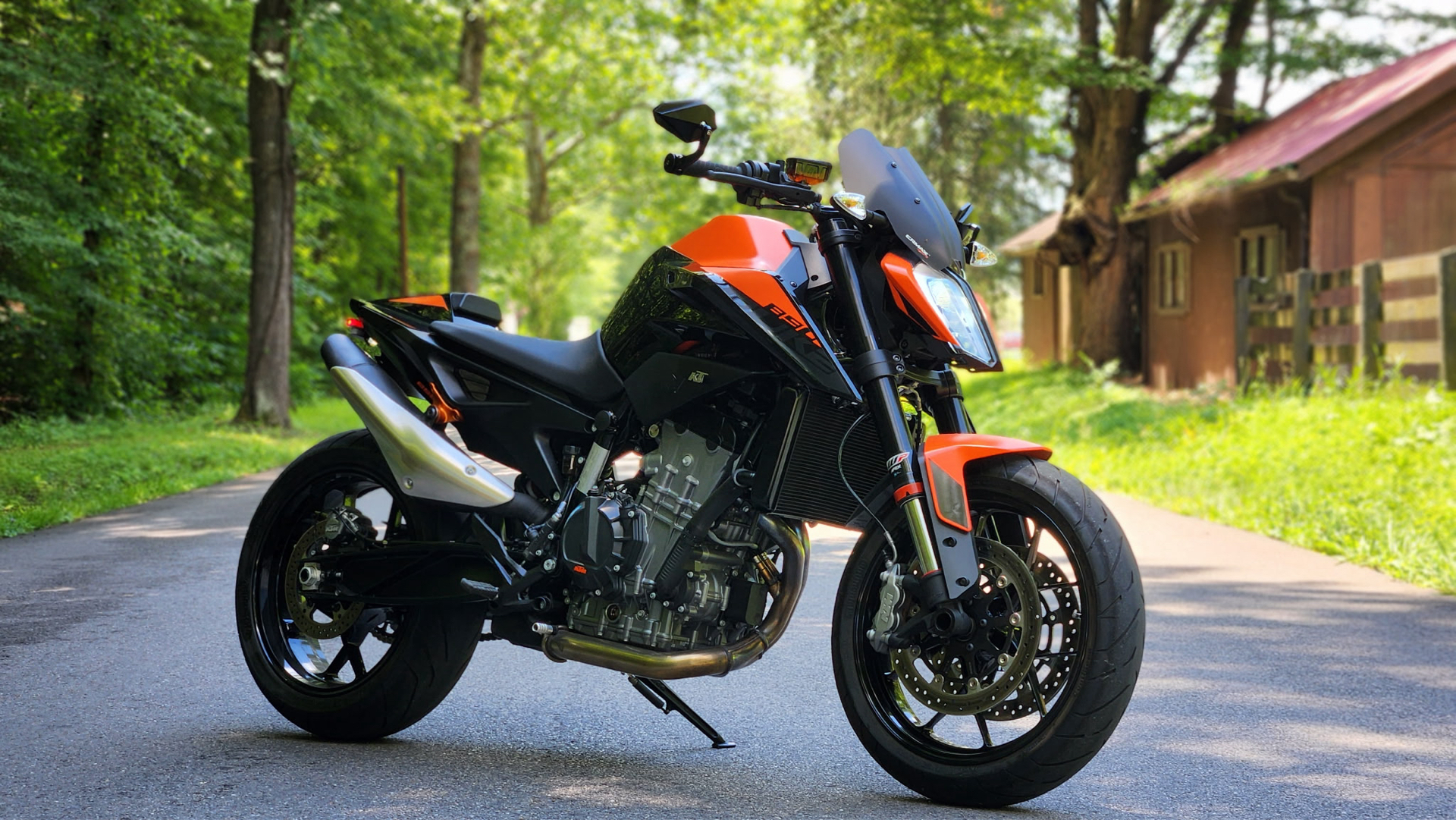 2022 KTM DUKE 890R in Marietta, Ohio - Photo 1