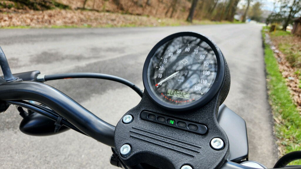 2014 Harley-Davidson Sportster® Iron 883™ in Marietta, Ohio - Photo 4
