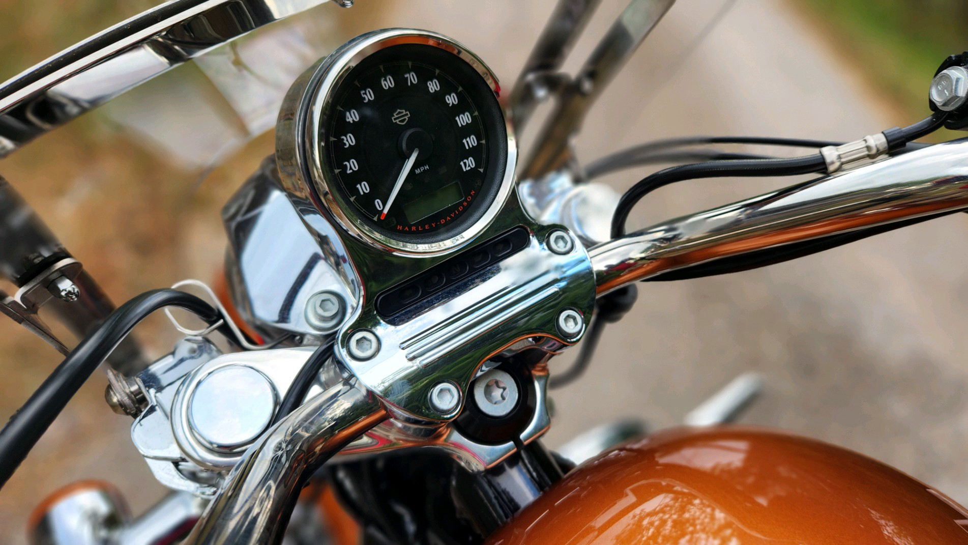 2015 Harley-Davidson SPORTSTER SUPERLOW 1200T in Marietta, Ohio - Photo 7