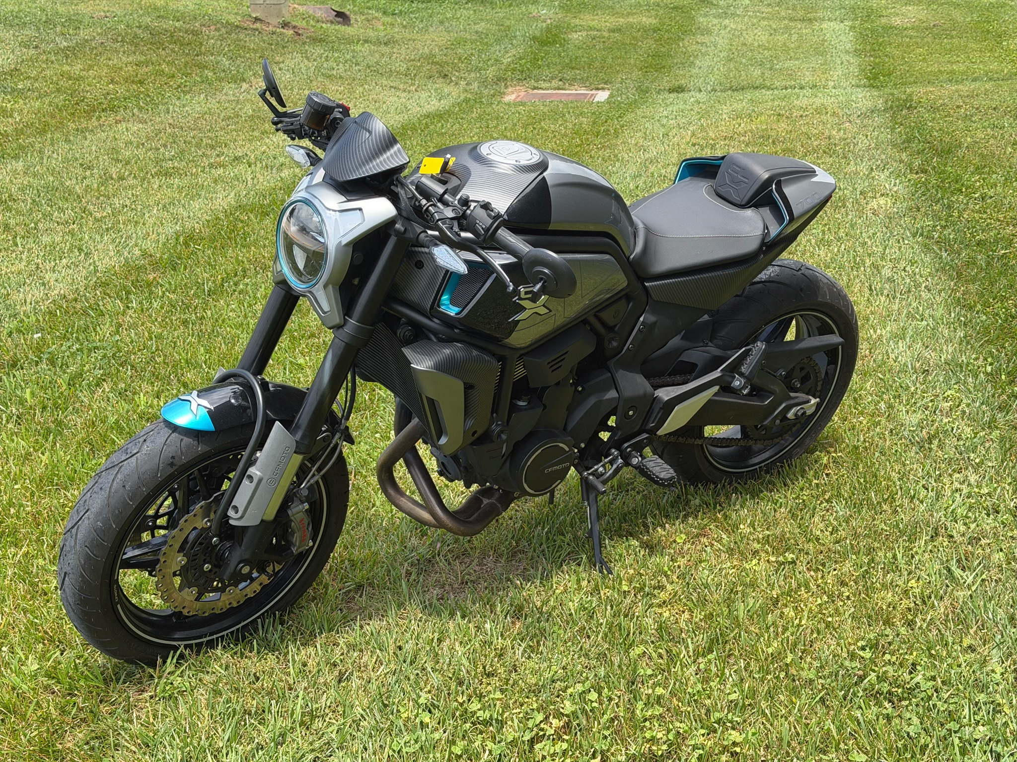 2022  700CL-X Sport 1