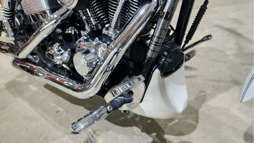 2006 Harley-Davidson Dyna™ Super Glide® Custom in Marietta, Ohio - Photo 4