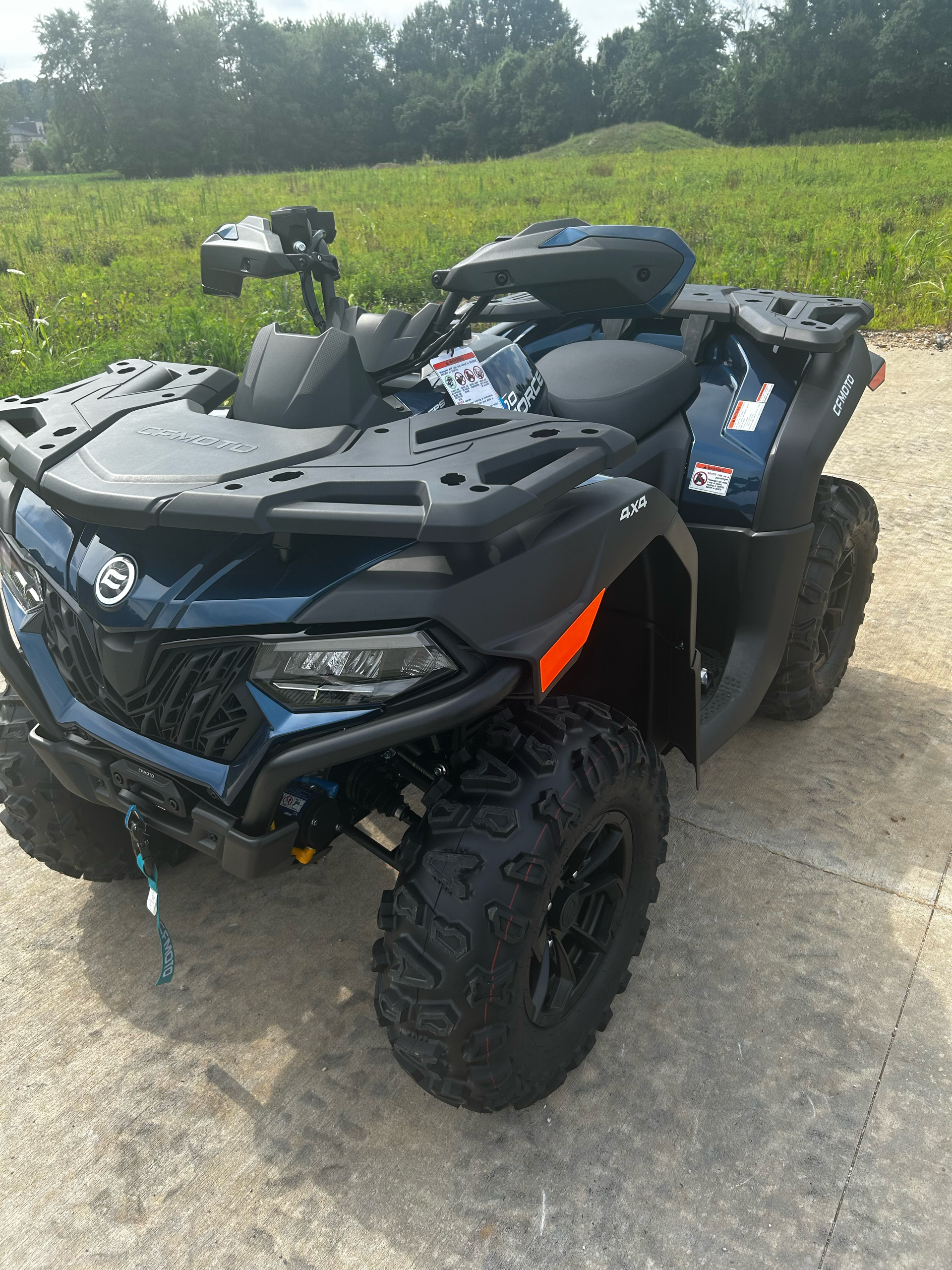 2025 CFMOTO CForce 600 in Marietta, Ohio - Photo 2