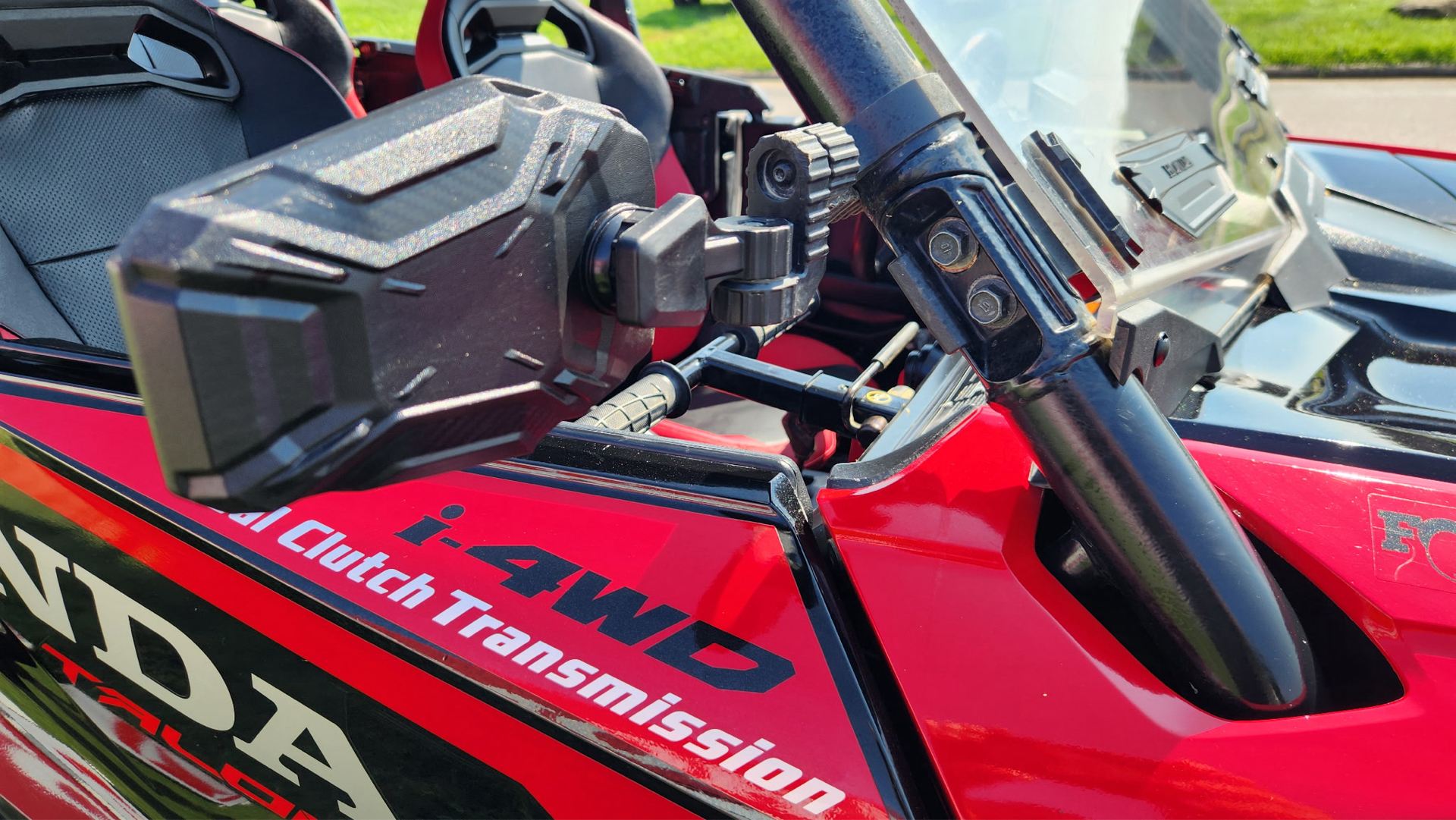 2023 Honda Talon 1000XS-4 FOX Live Valve in Marietta, Ohio - Photo 4