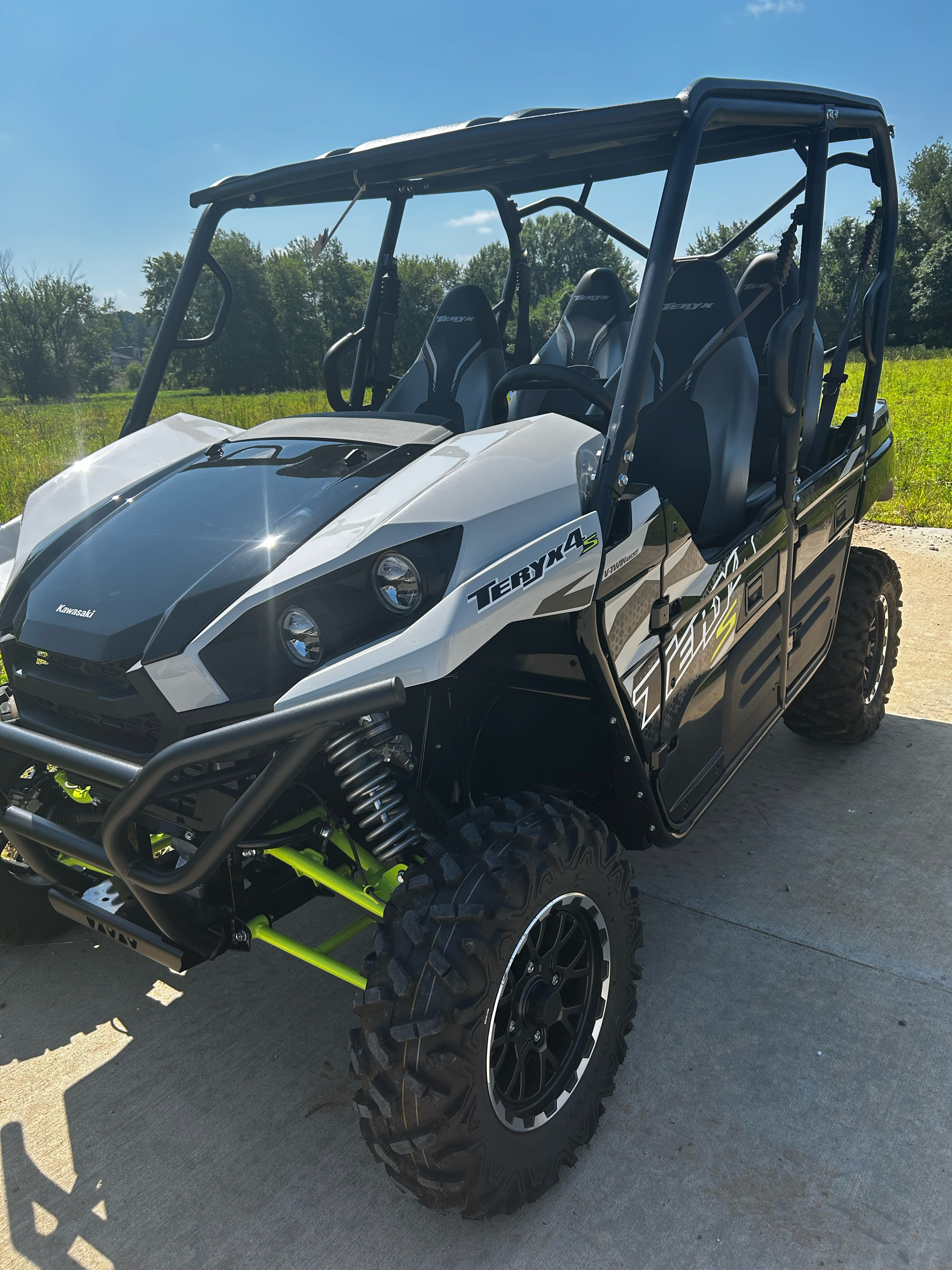 2025 Kawasaki Teryx4 S LE in Marietta, Ohio - Photo 2