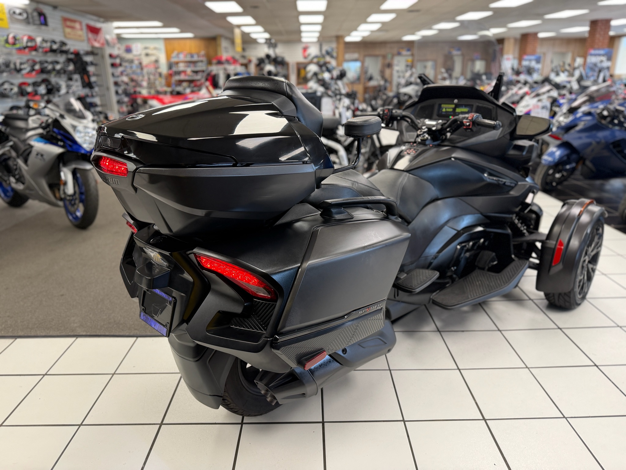 2023 Can-Am™ Spyder RT Limited 3