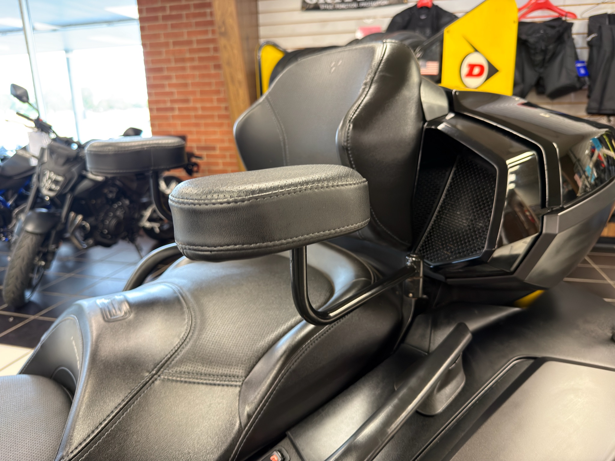 2023 Can-Am™ Spyder RT Limited 9