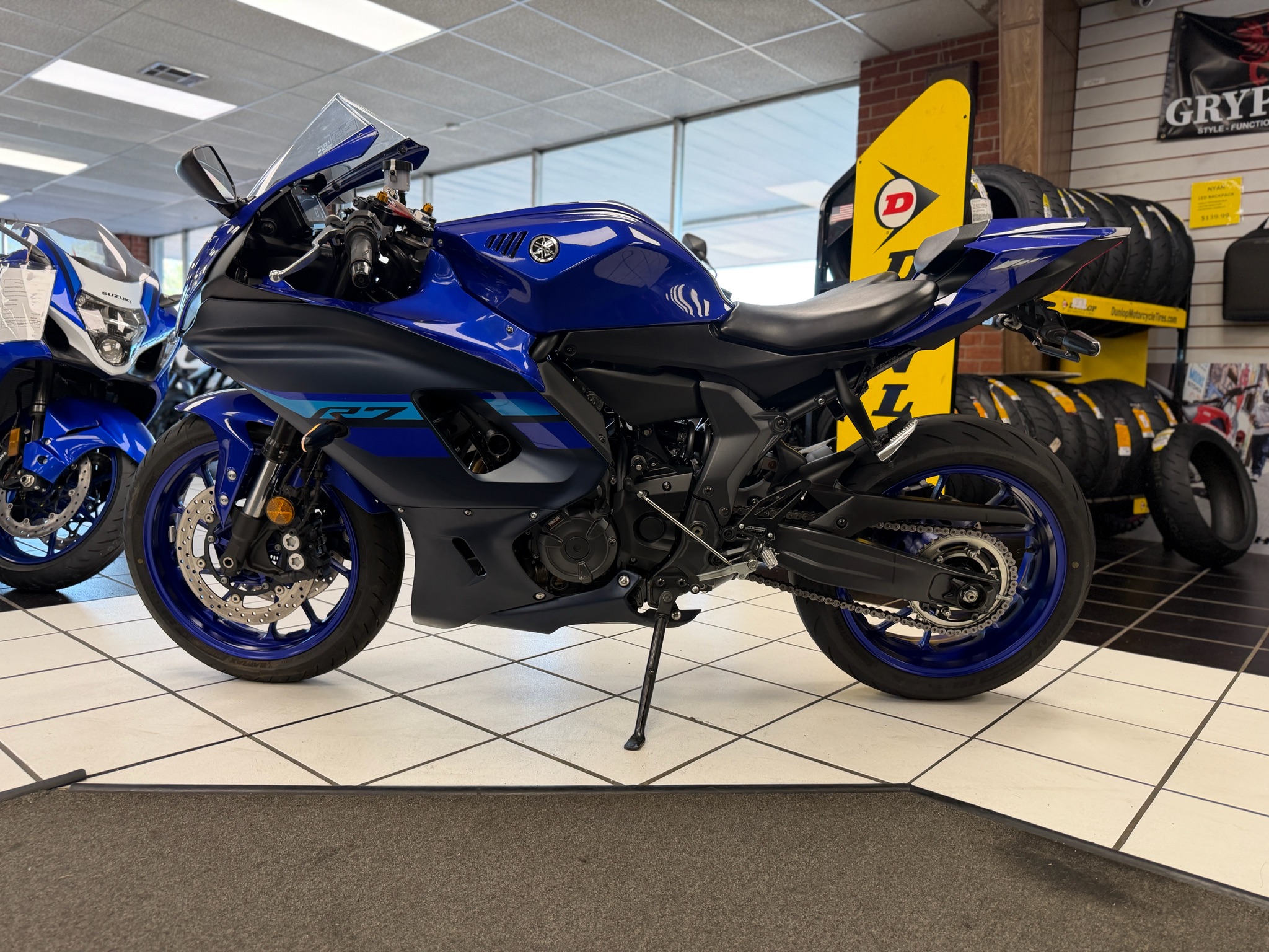 2024 Yamaha YZF-R7 6