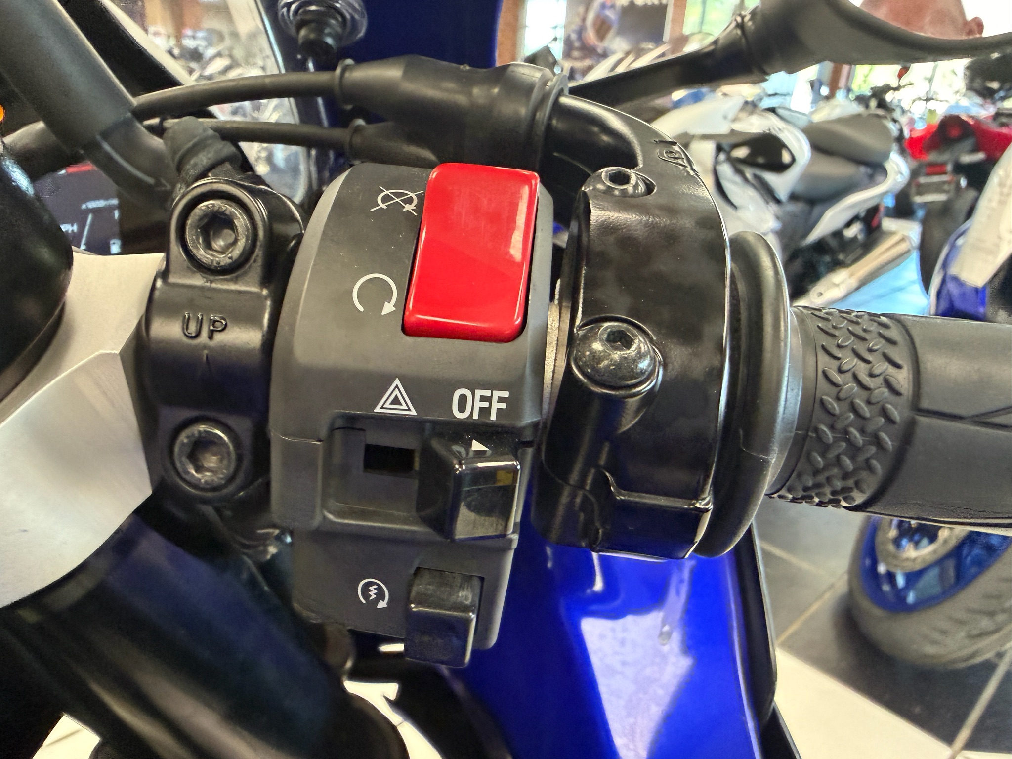 2024 Yamaha YZF-R7 10