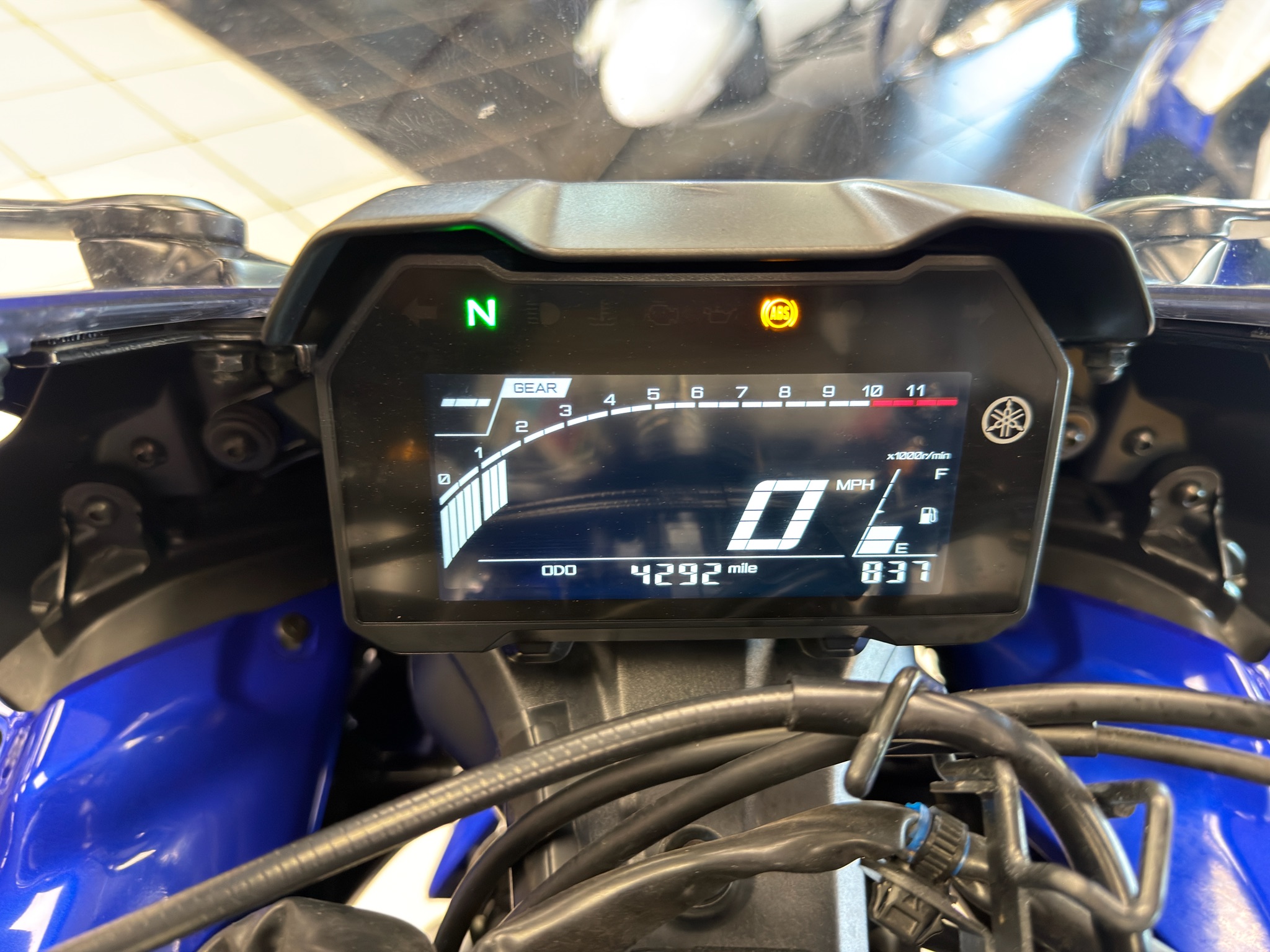 2024 Yamaha YZF-R7 11