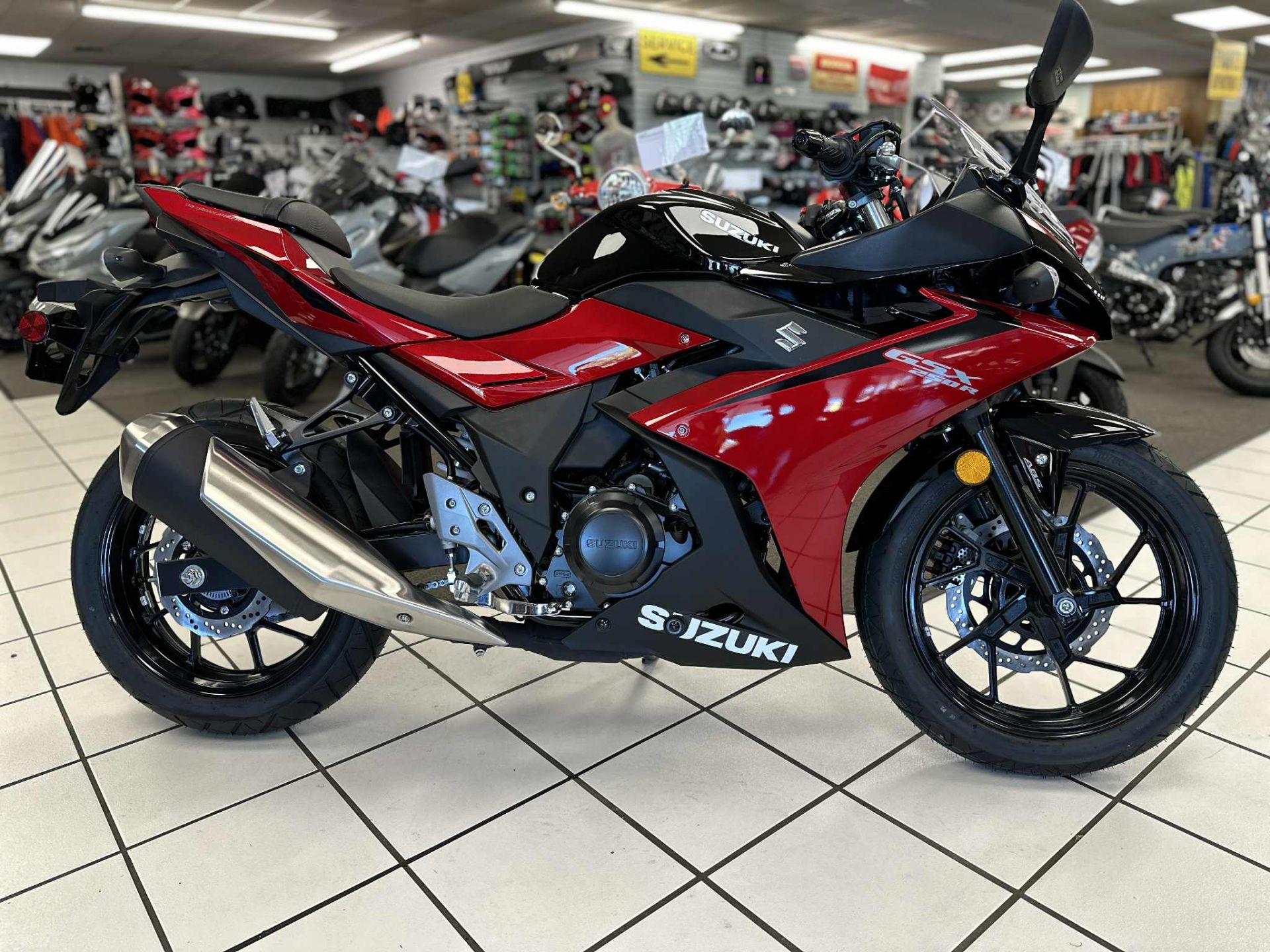 2025 Suzuki GSX250R ABS