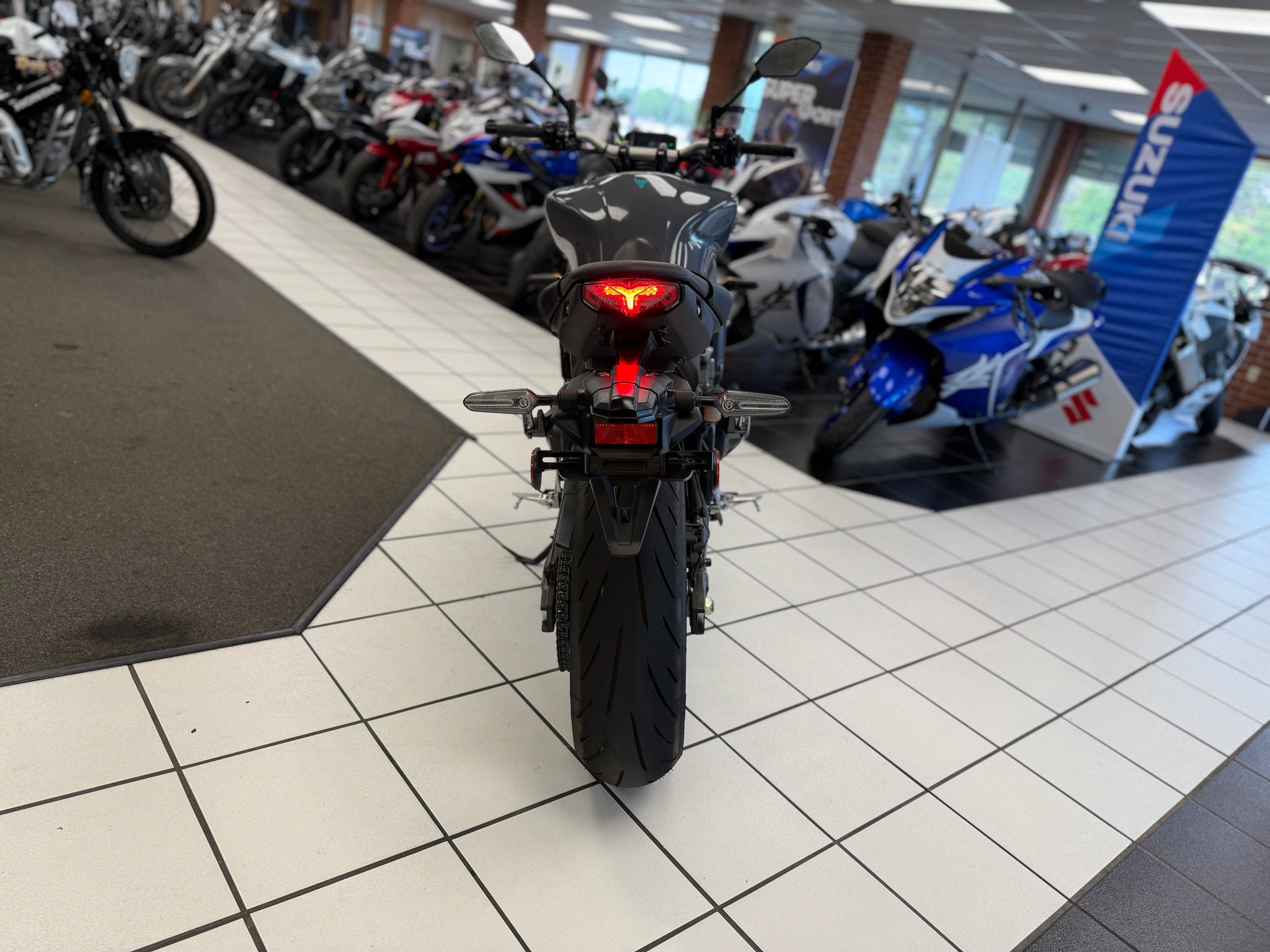 2023 Yamaha MT-09 4