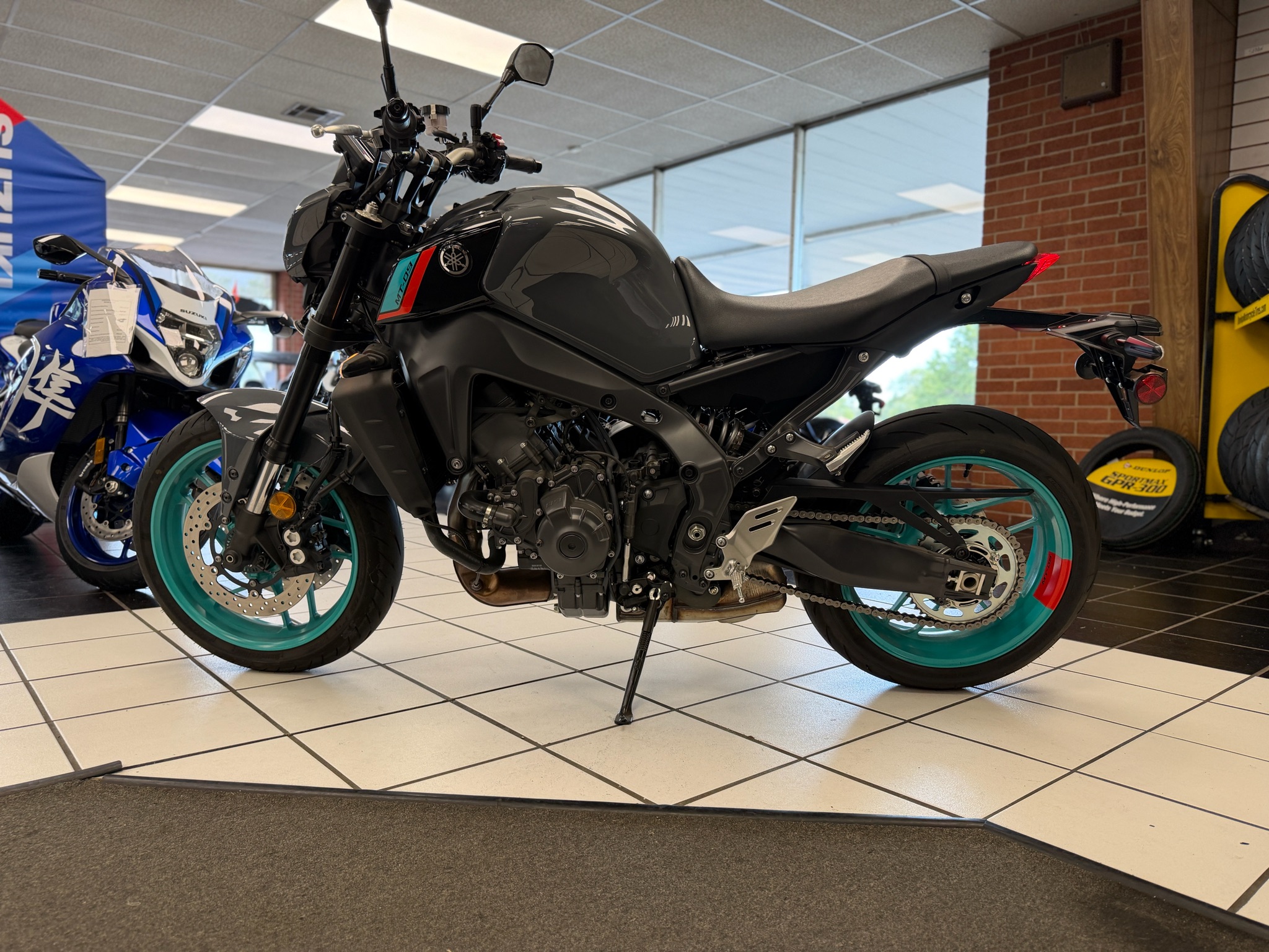 2023 Yamaha MT-09 6
