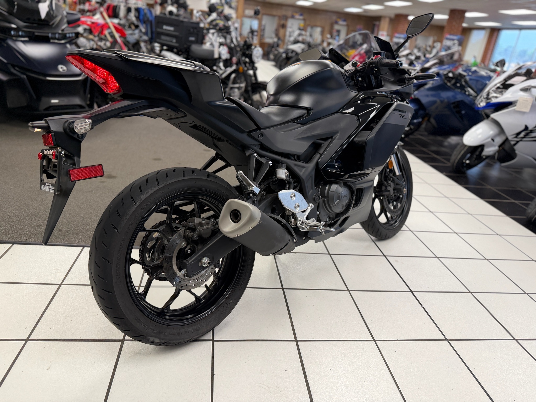 2025 Yamaha YZF-R3 3