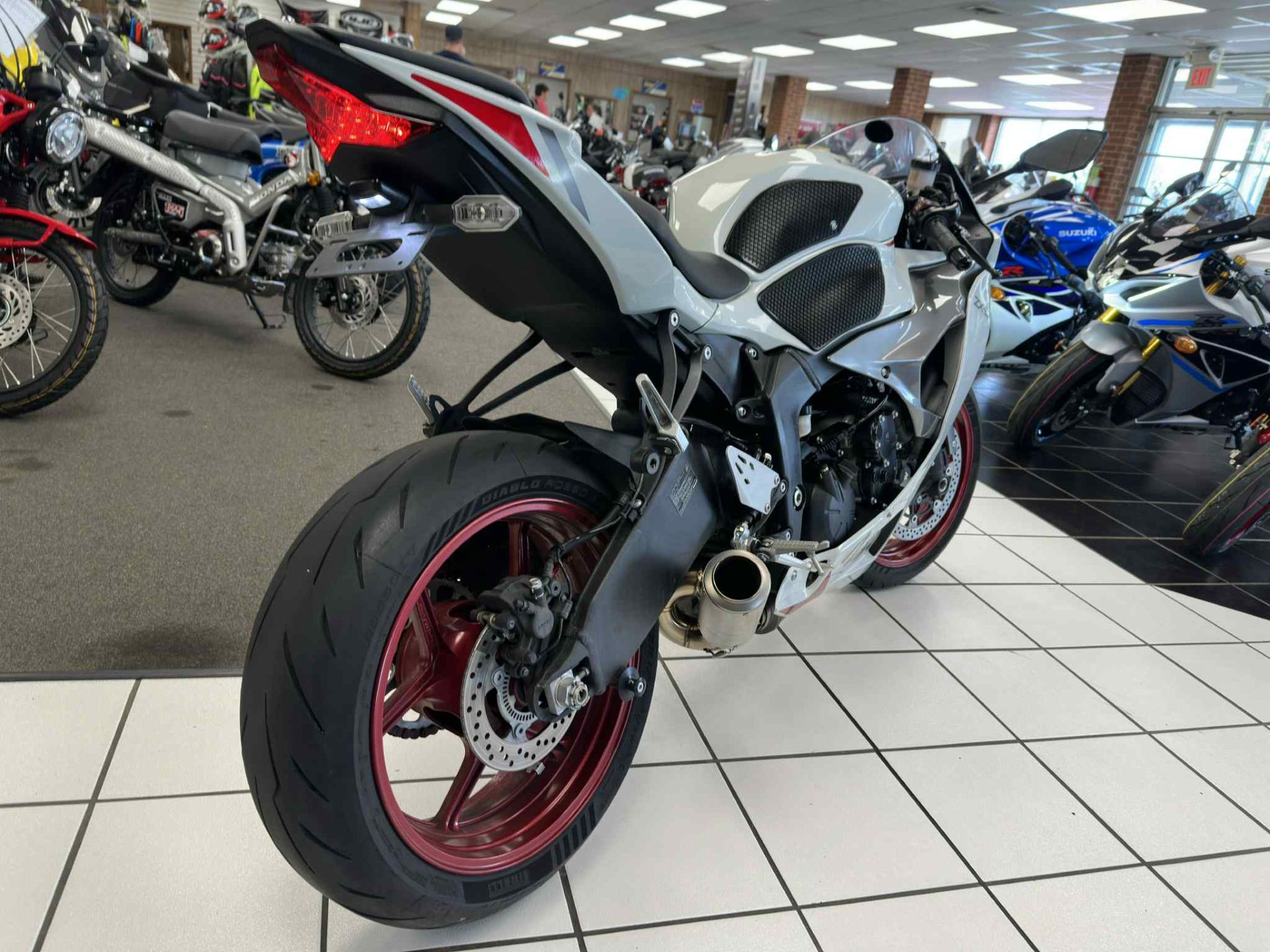 Used 2024 Kawasaki Ninja ZX-6R Pearl Robotic White / Metallic