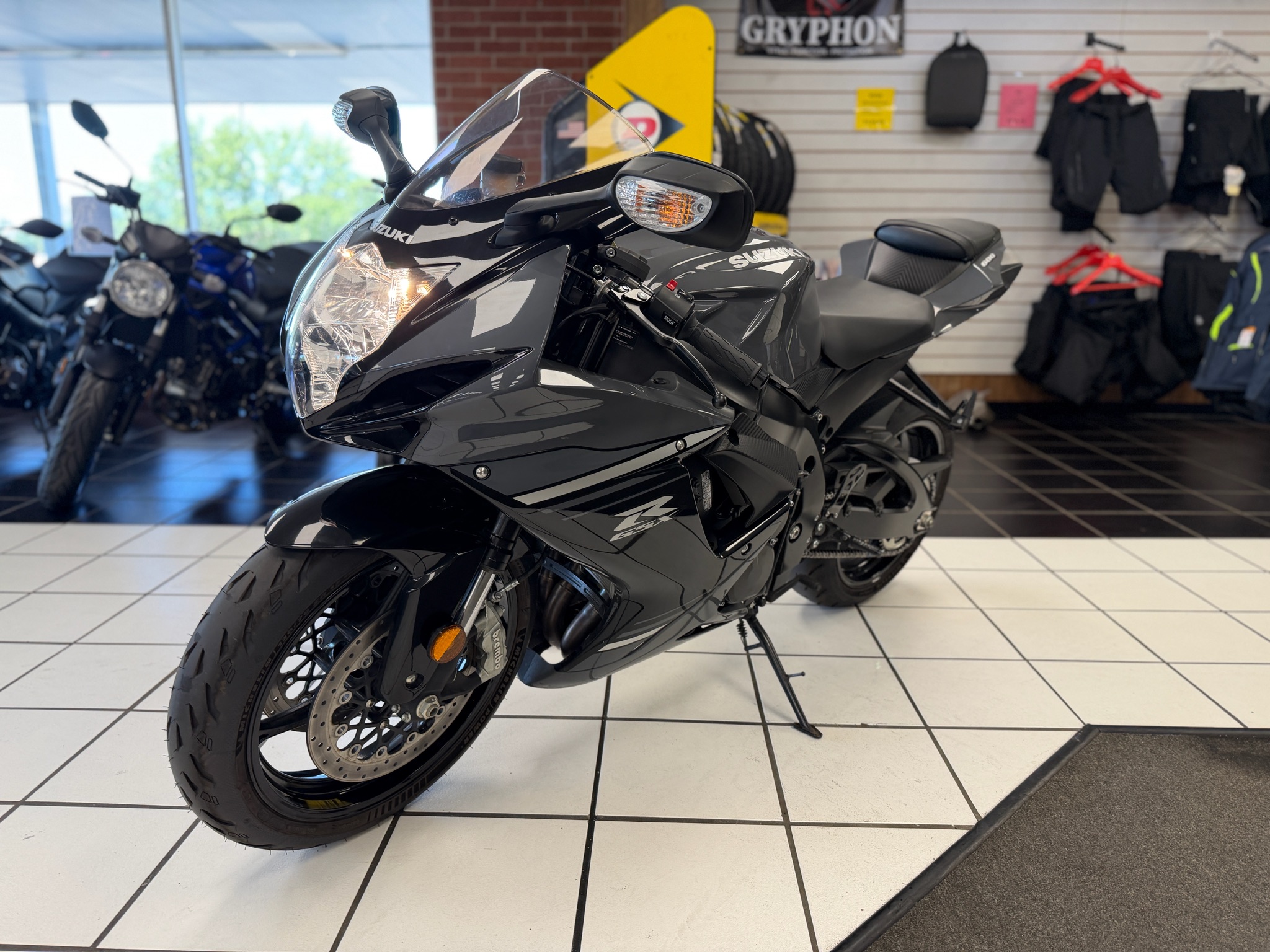 2025 Suzuki GSX-R600 7
