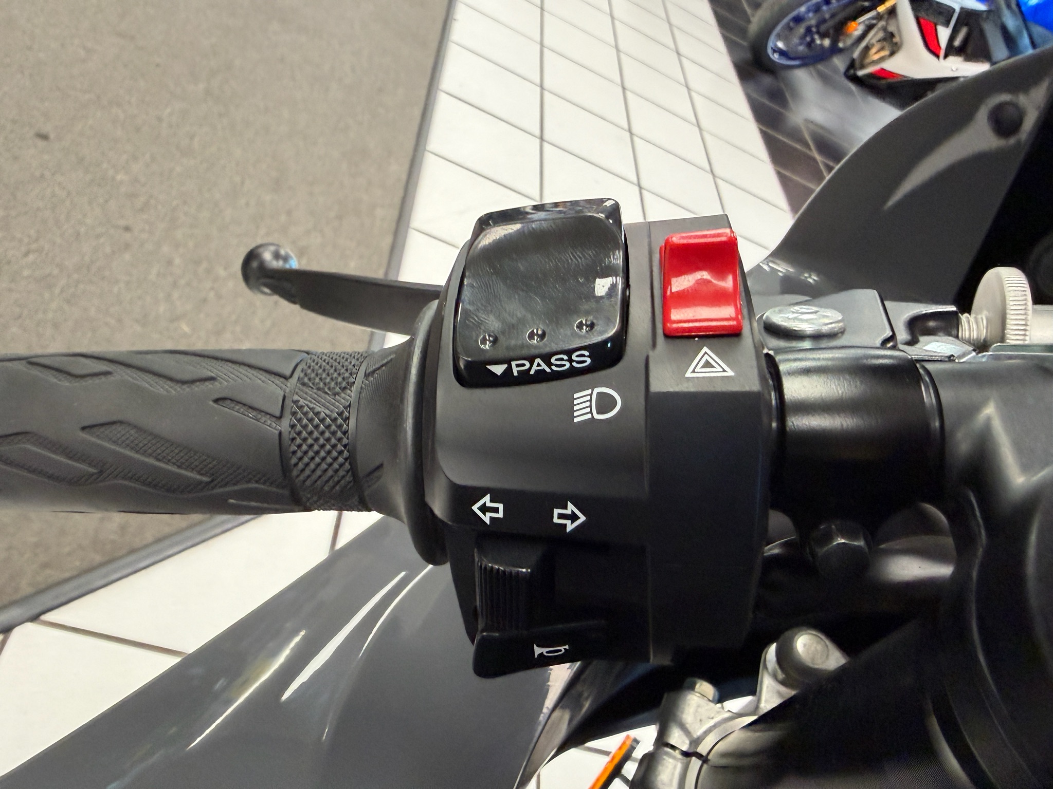 2025 Suzuki GSX-R600 10