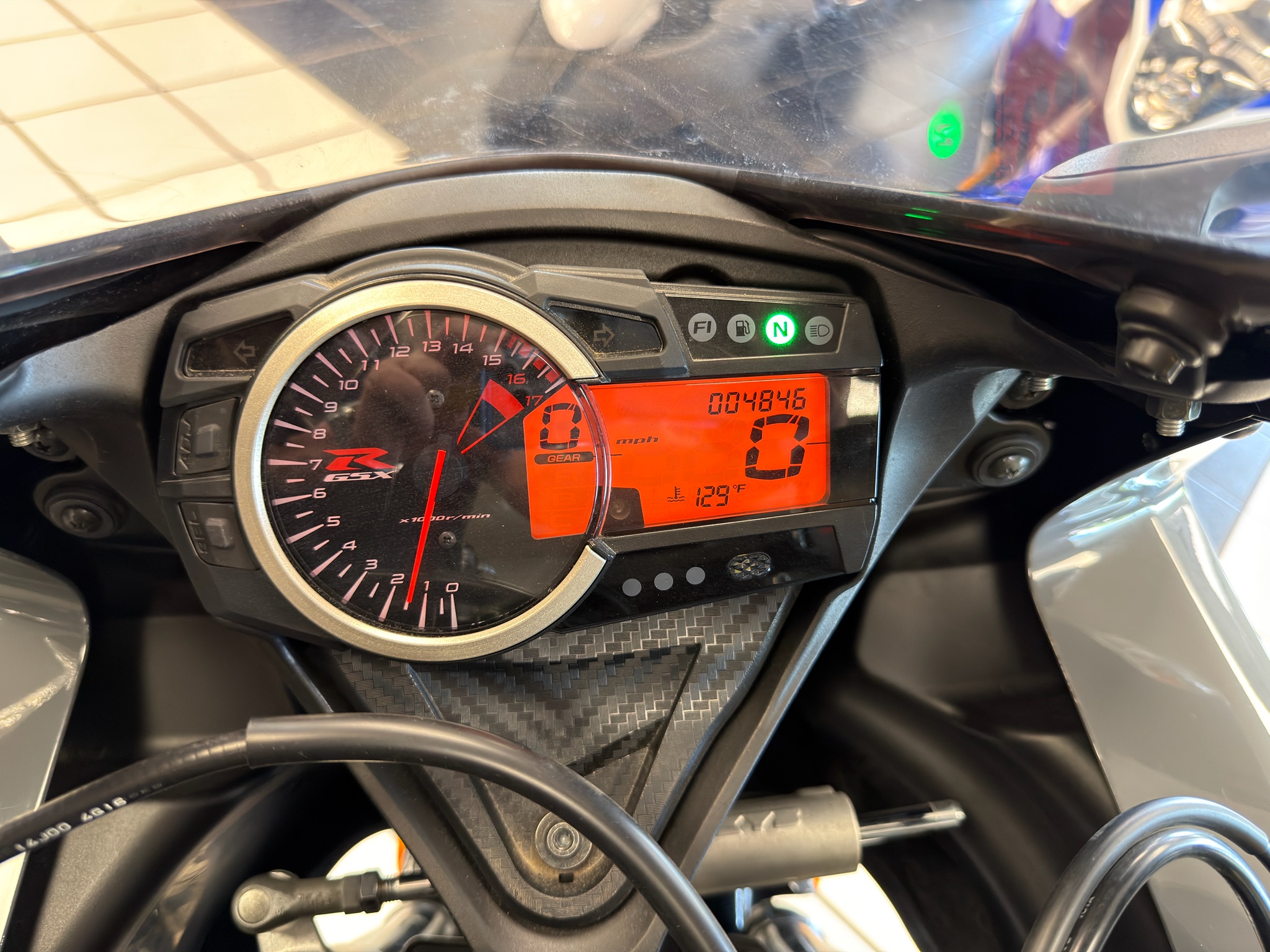 2025 Suzuki GSX-R600 12