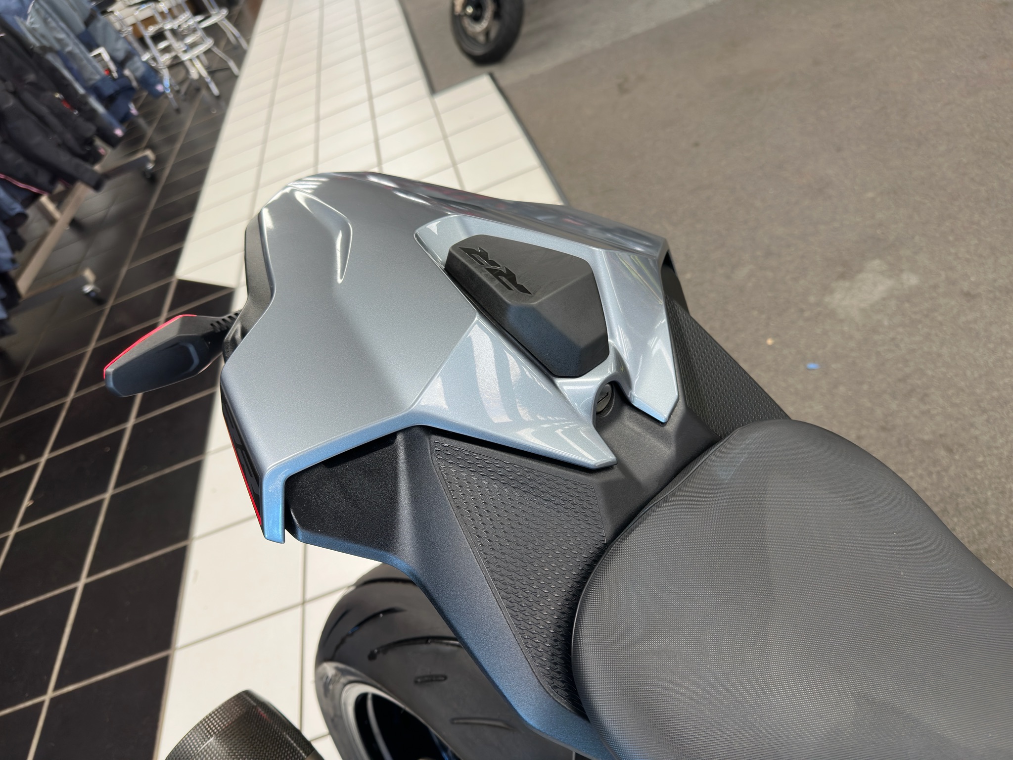 2025 BMW S 1000 RR 9