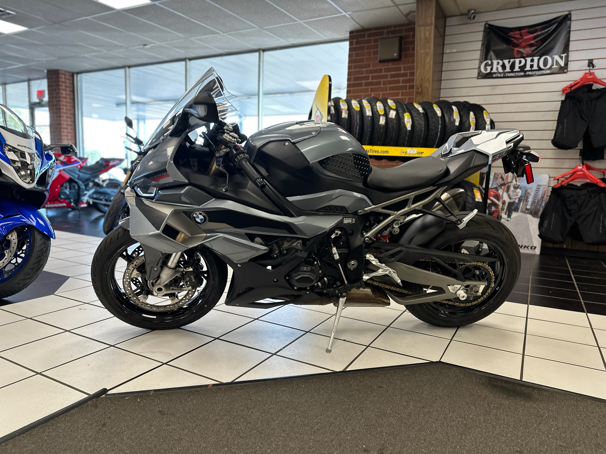 2025 BMW S 1000 RR 8