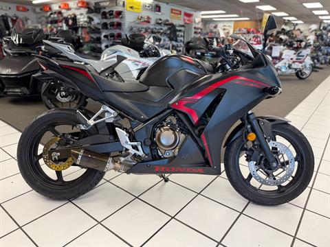 2021 Honda CBR300R — photo 1 of 12