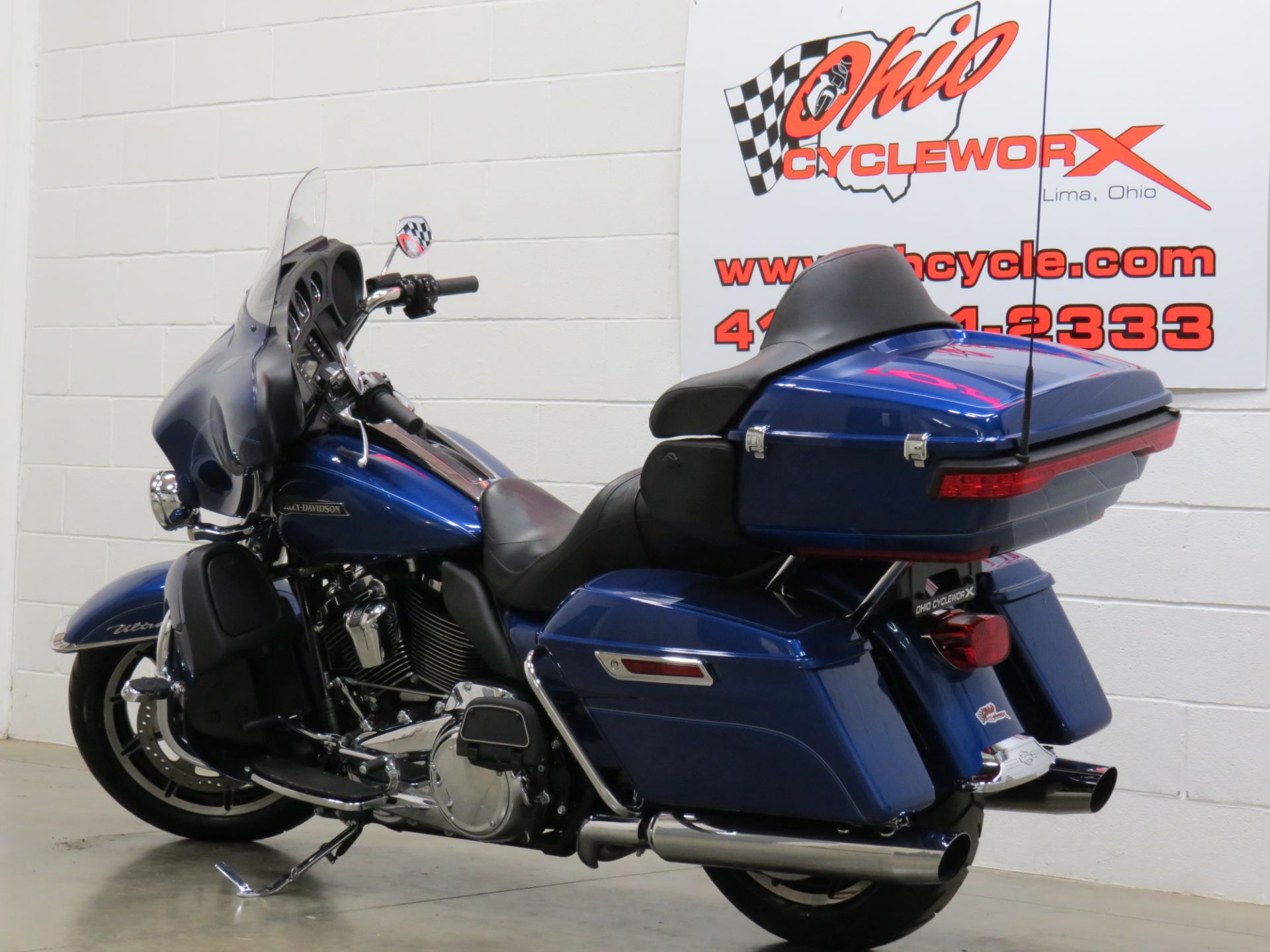 2017 Harley-Davidson Electra Glide® Ultra Classic® in Lima, Ohio - Photo 2