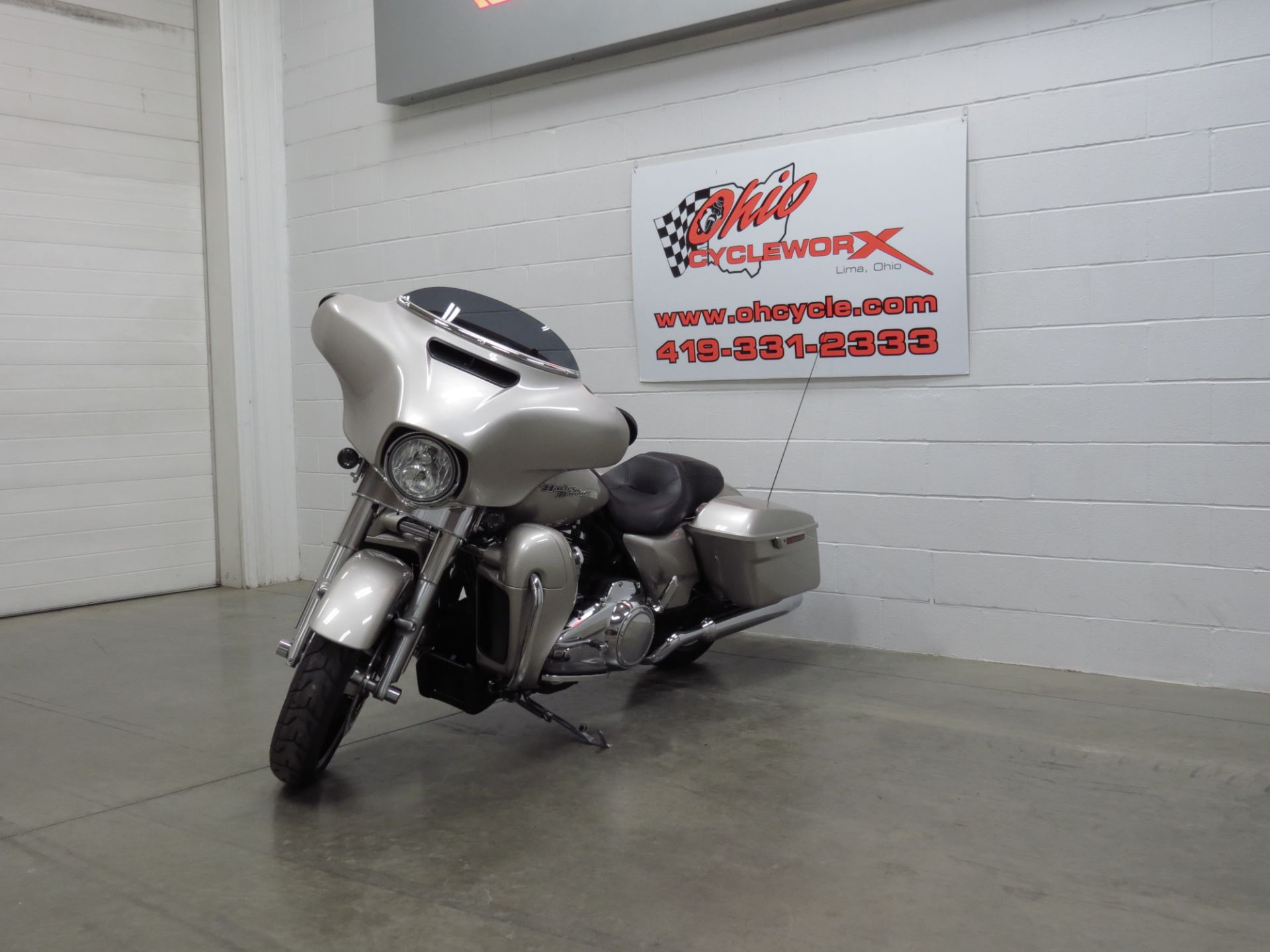 2018 Harley-Davidson Street Glide® in Lima, Ohio - Photo 2