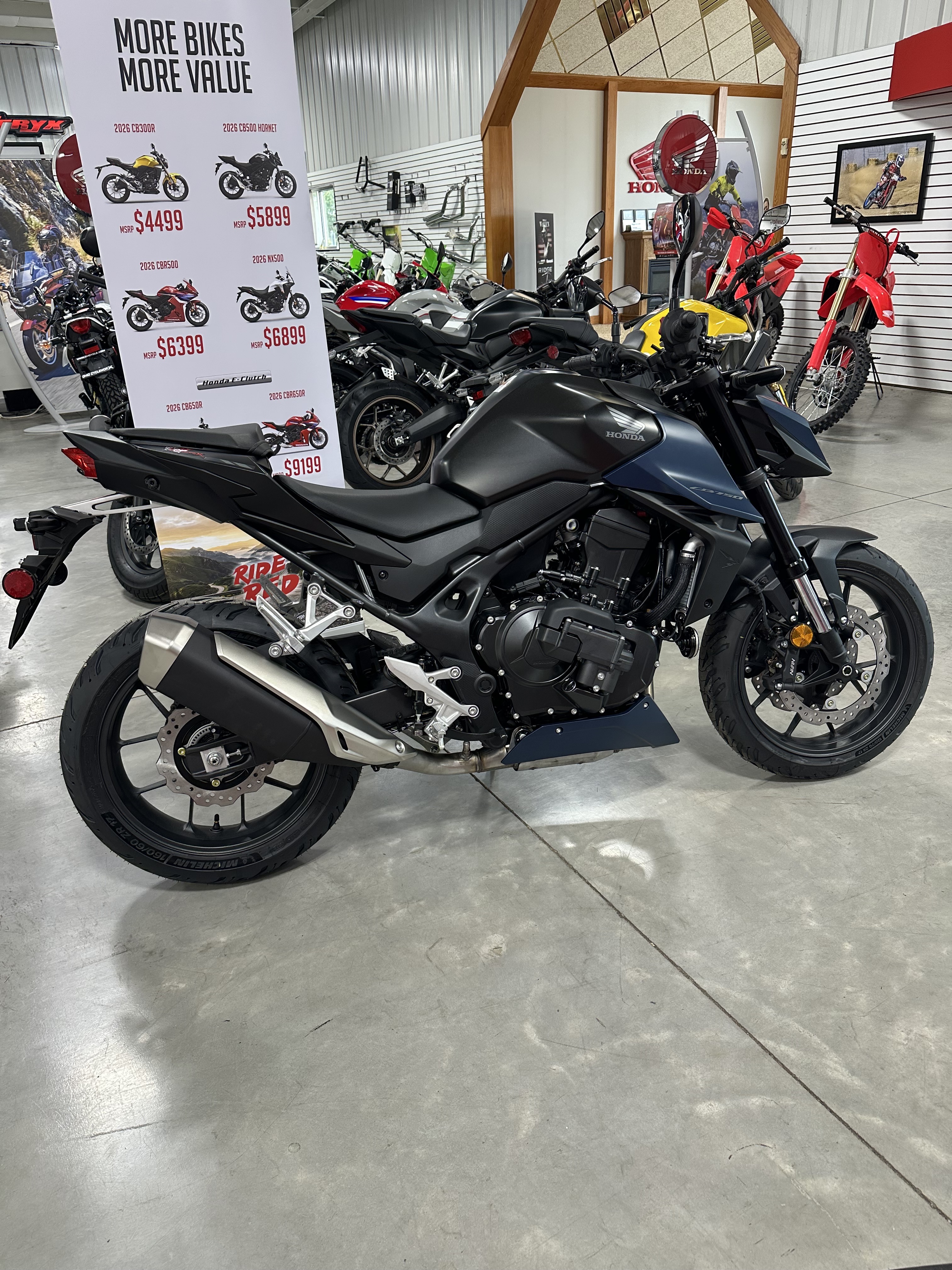 2026 Honda CB750 Hornet E-Clutch