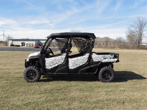 2023 Honda Pioneer 1000-6 Deluxe Crew — photo 1 of 17