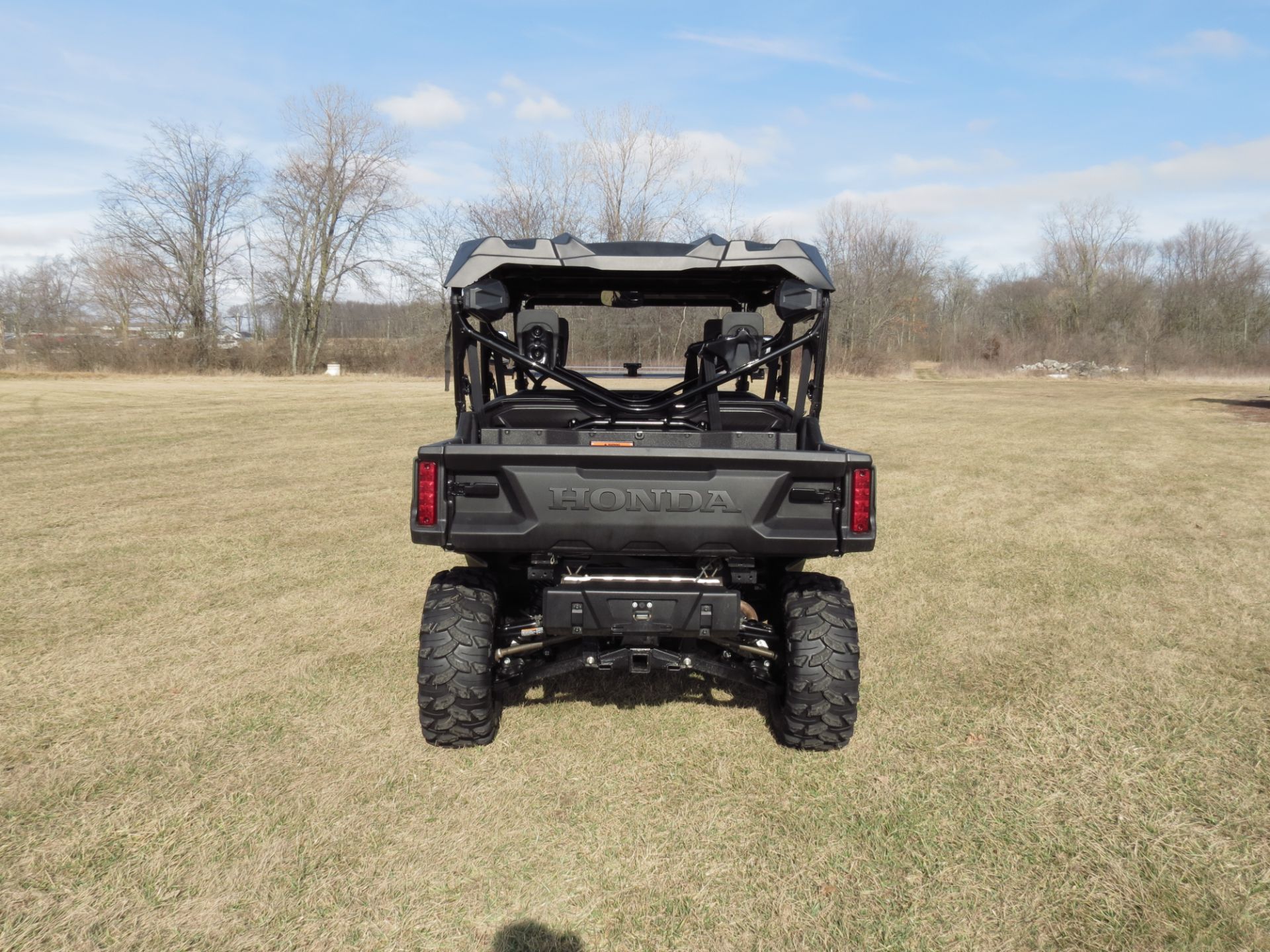 2023 Honda Pioneer 1000-6 Deluxe Crew in Lima, Ohio - Photo 7
