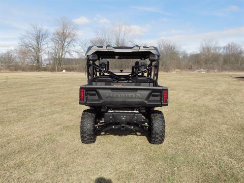 2023 Honda Pioneer 1000-6 Deluxe Crew in Lima, Ohio - Photo 7