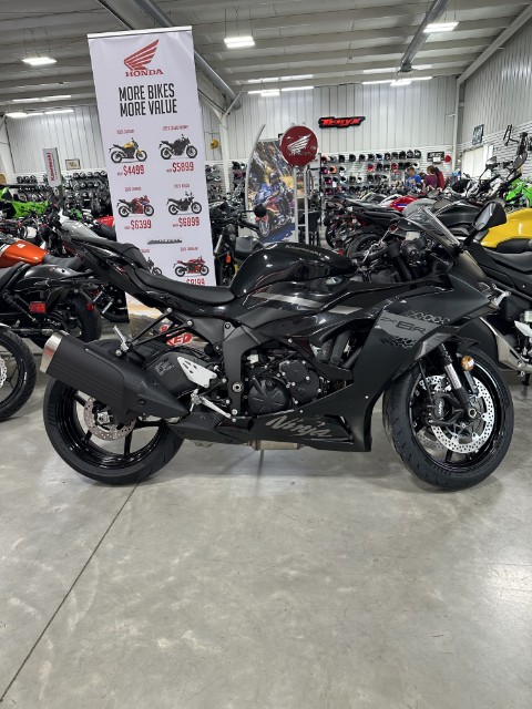 2027 Kawasaki Ninja ZX-6R ABS — photo 1 of 6
