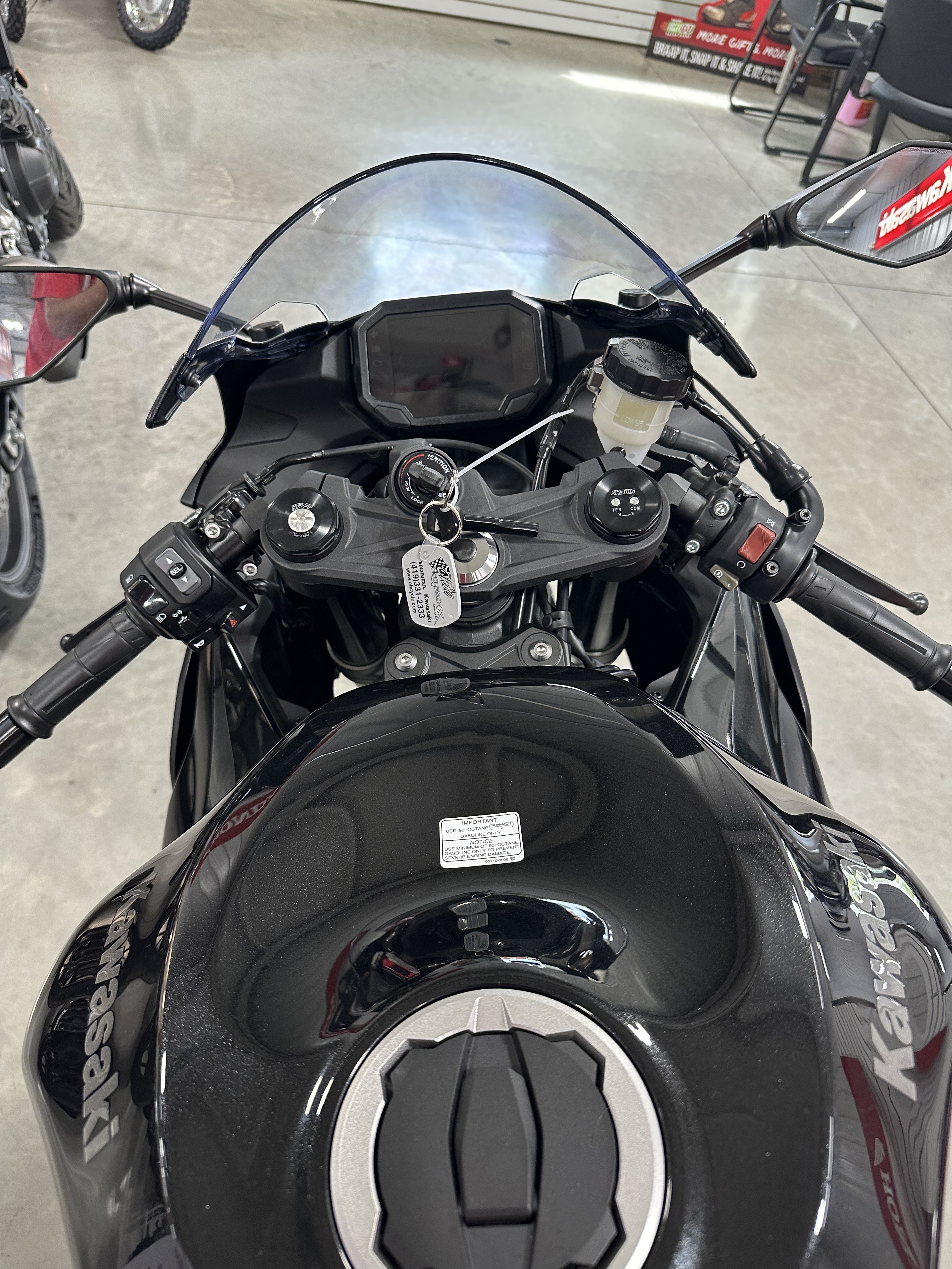 2027 Kawasaki Ninja® ZX-6R ABS 3