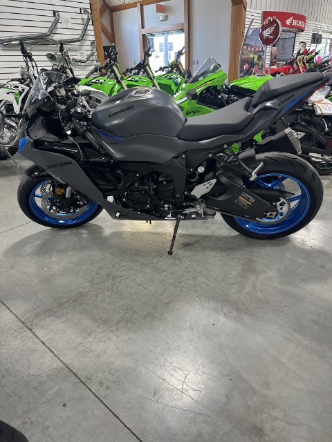 2026 Kawasaki Ninja ZX-6R — photo 1 of 9