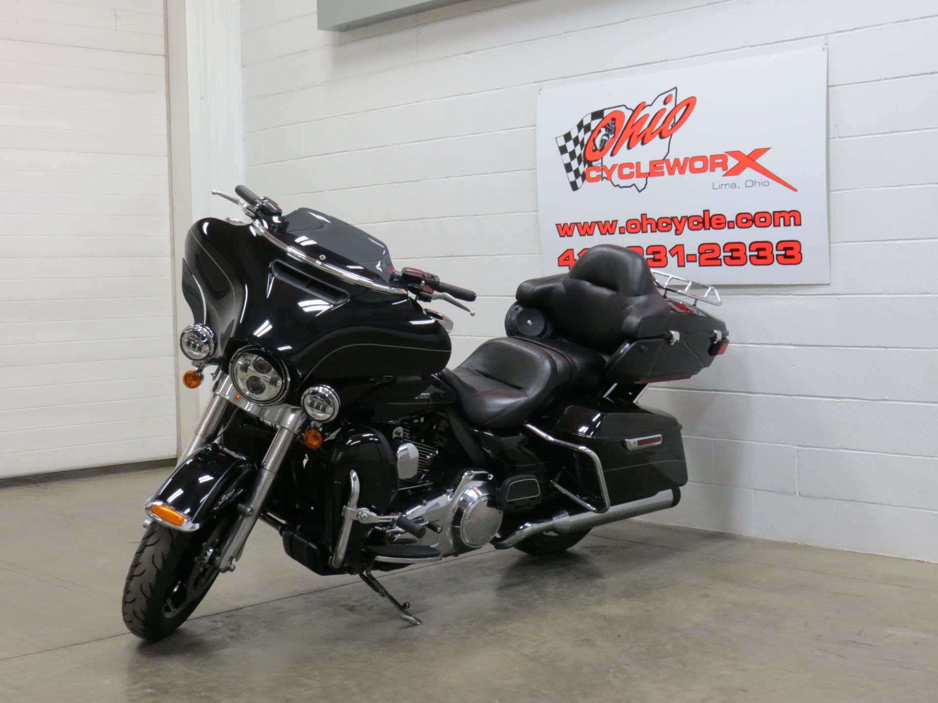 2015 Harley-Davidson Electra Glide® Ultra Classic® in Lima, Ohio - Photo 2