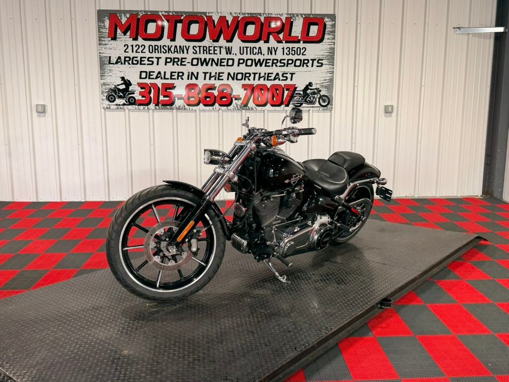 2016 Harley-Davidson Breakout® 5