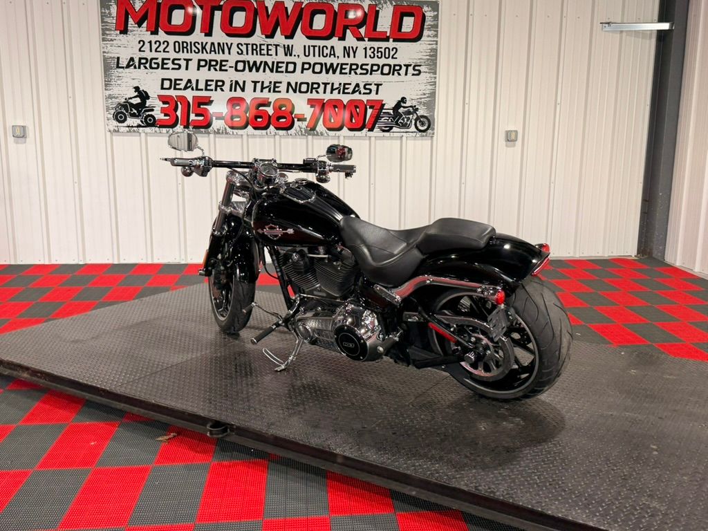 2016 Harley-Davidson Breakout® 7