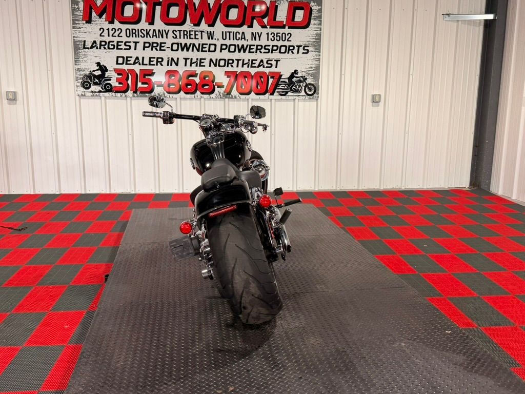 2016 Harley-Davidson Breakout® 8