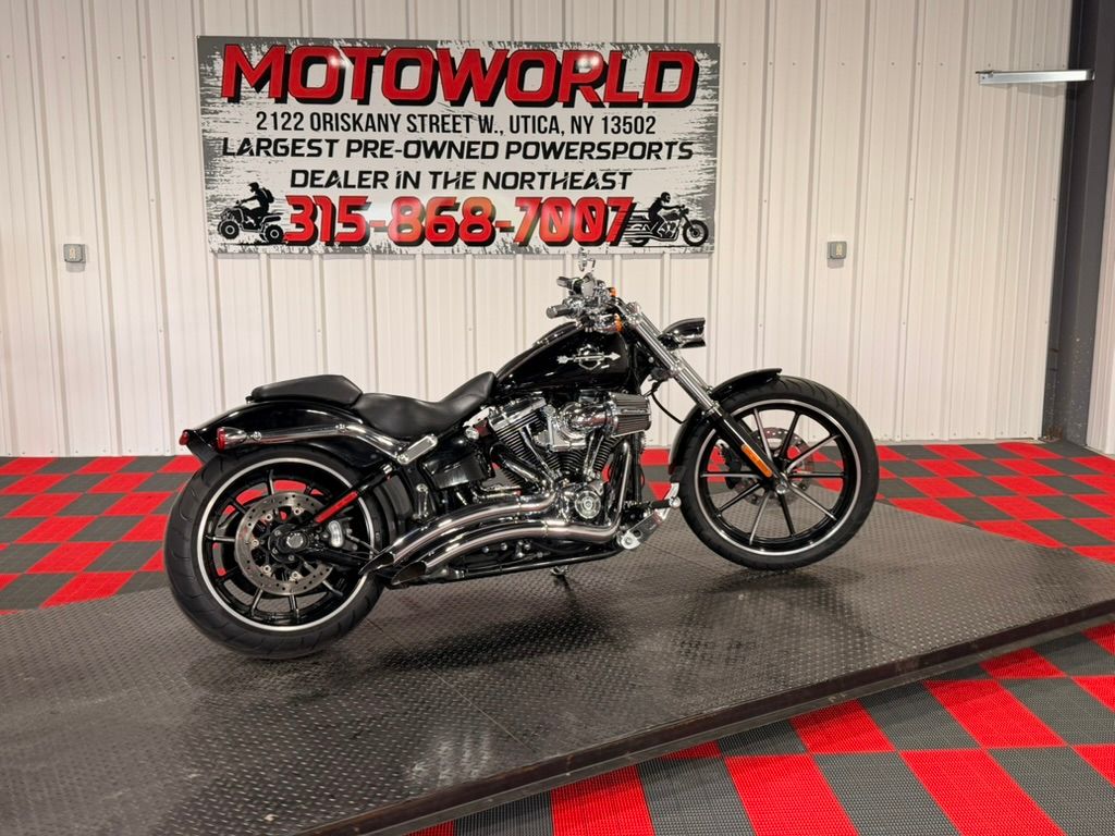 2016 Harley-Davidson Breakout® 10