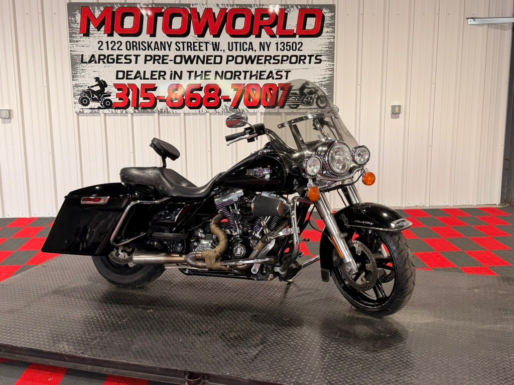 2015 Harley-Davidson Road King® 3