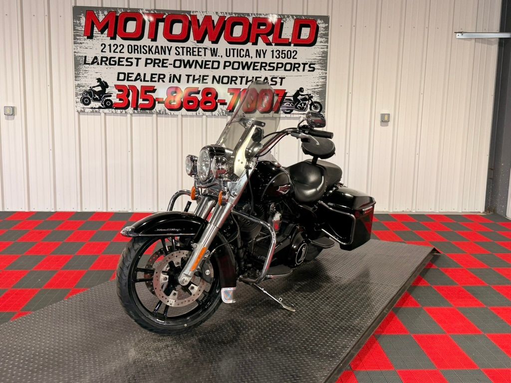2015 Harley-Davidson Road King® 4