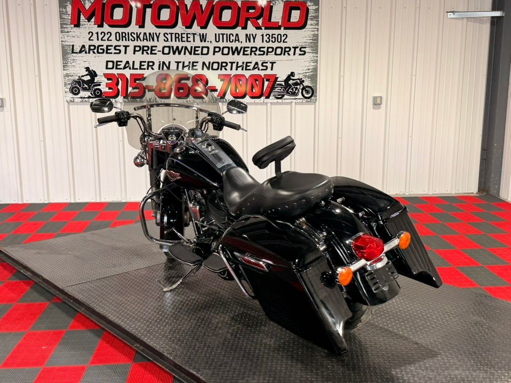 2015 Harley-Davidson Road King® 11