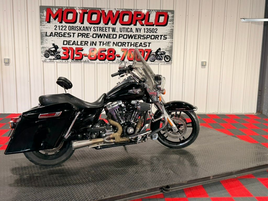 2015 Harley-Davidson Road King® 10
