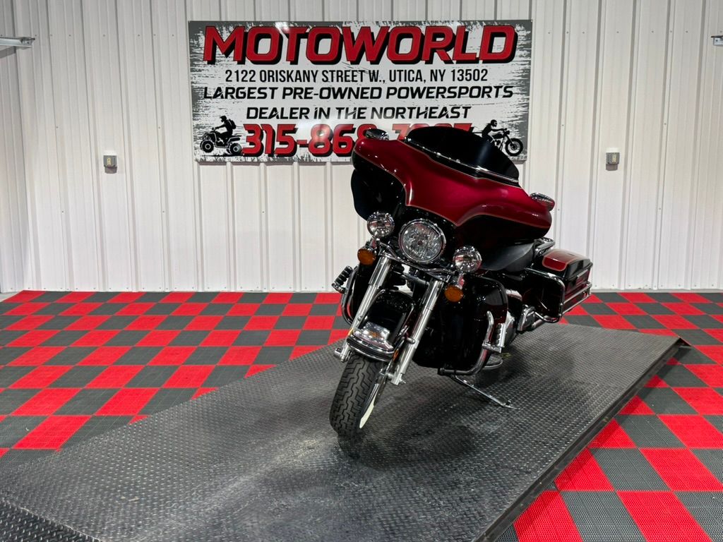 2005 Harley-Davidson FLHTCUI Ultra Classic® Electra Glide® 9