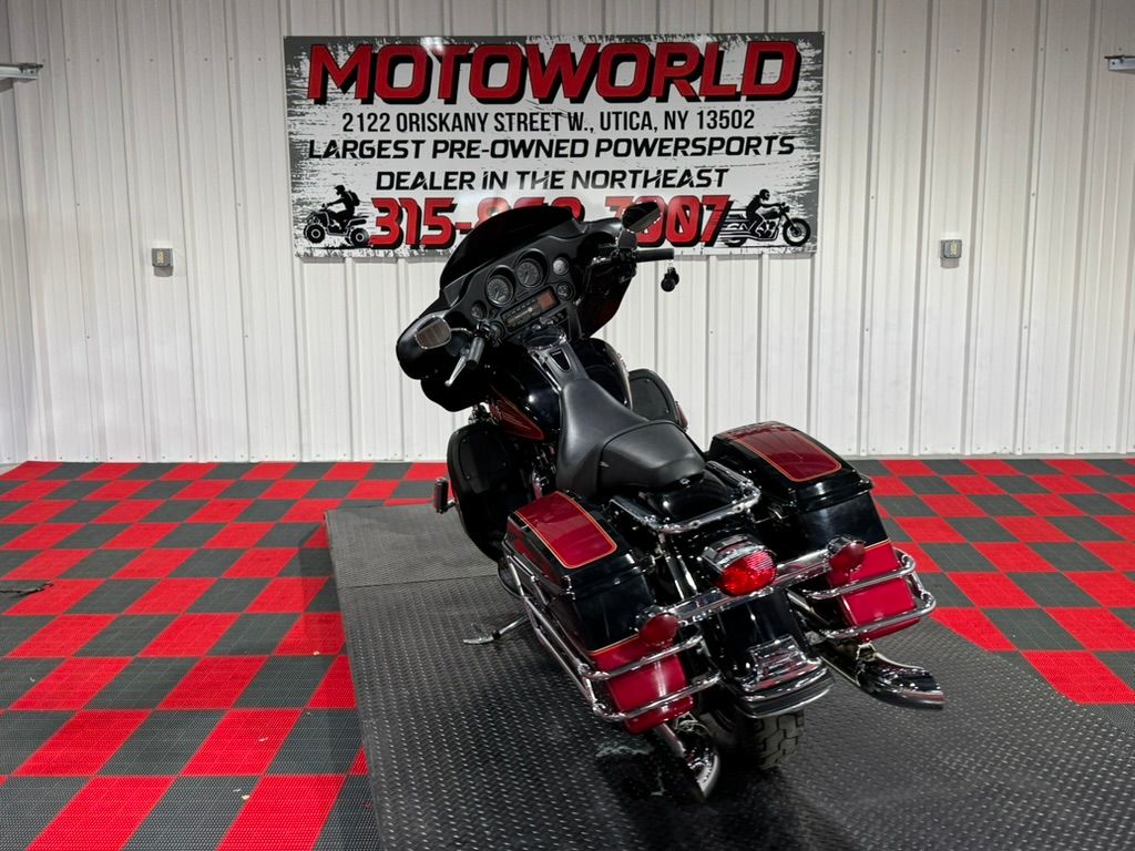 2005 Harley-Davidson FLHTCUI Ultra Classic® Electra Glide® 12