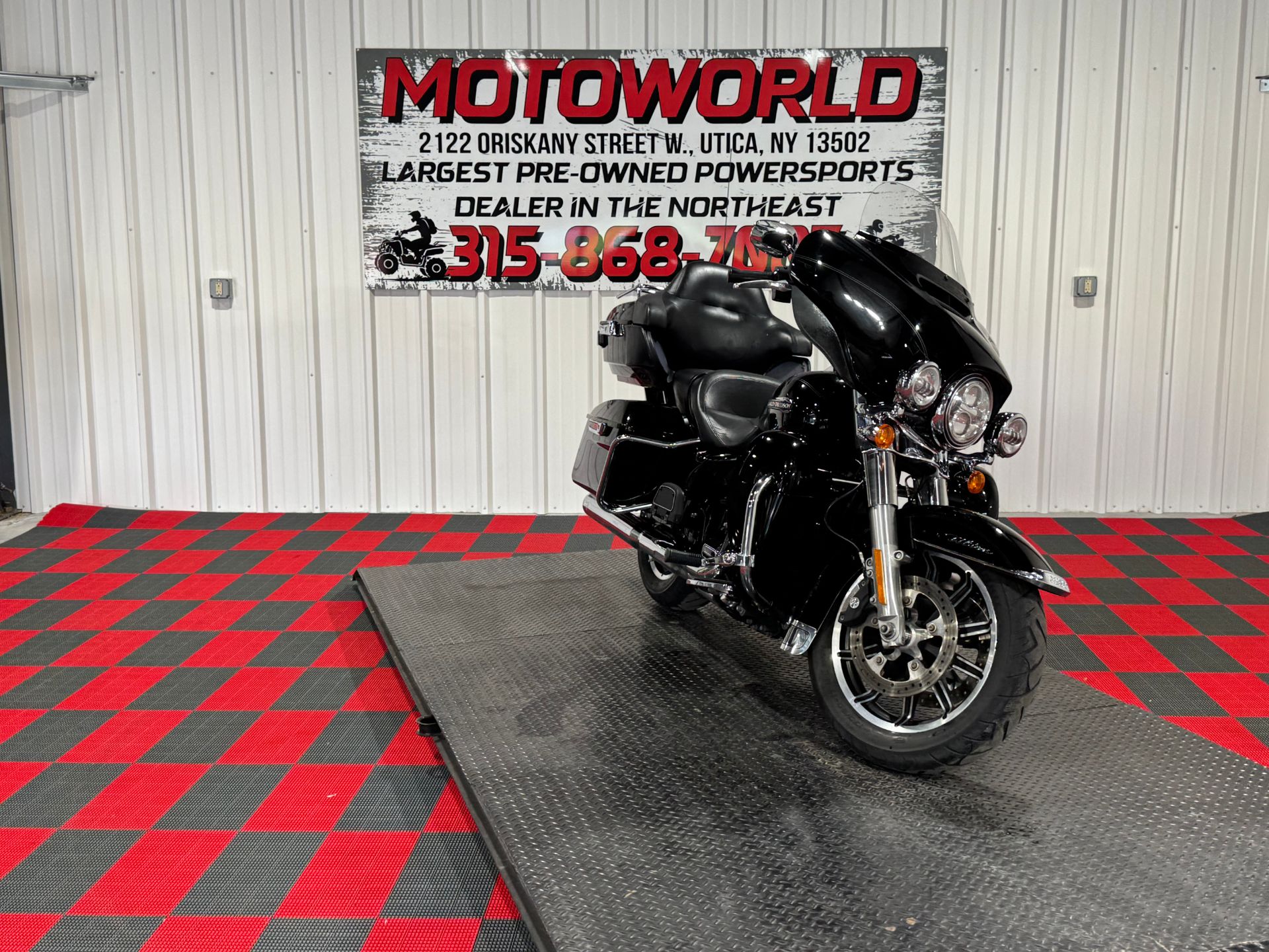 2018 Harley-Davidson Electra Glide® Ultra Classic® 3